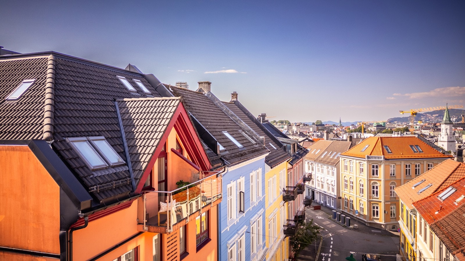På toppen av Nygårdshøyden er det nesten ingen trafikk, samtidig er det kort vei til alt du kan ønske deg Galleribilde
