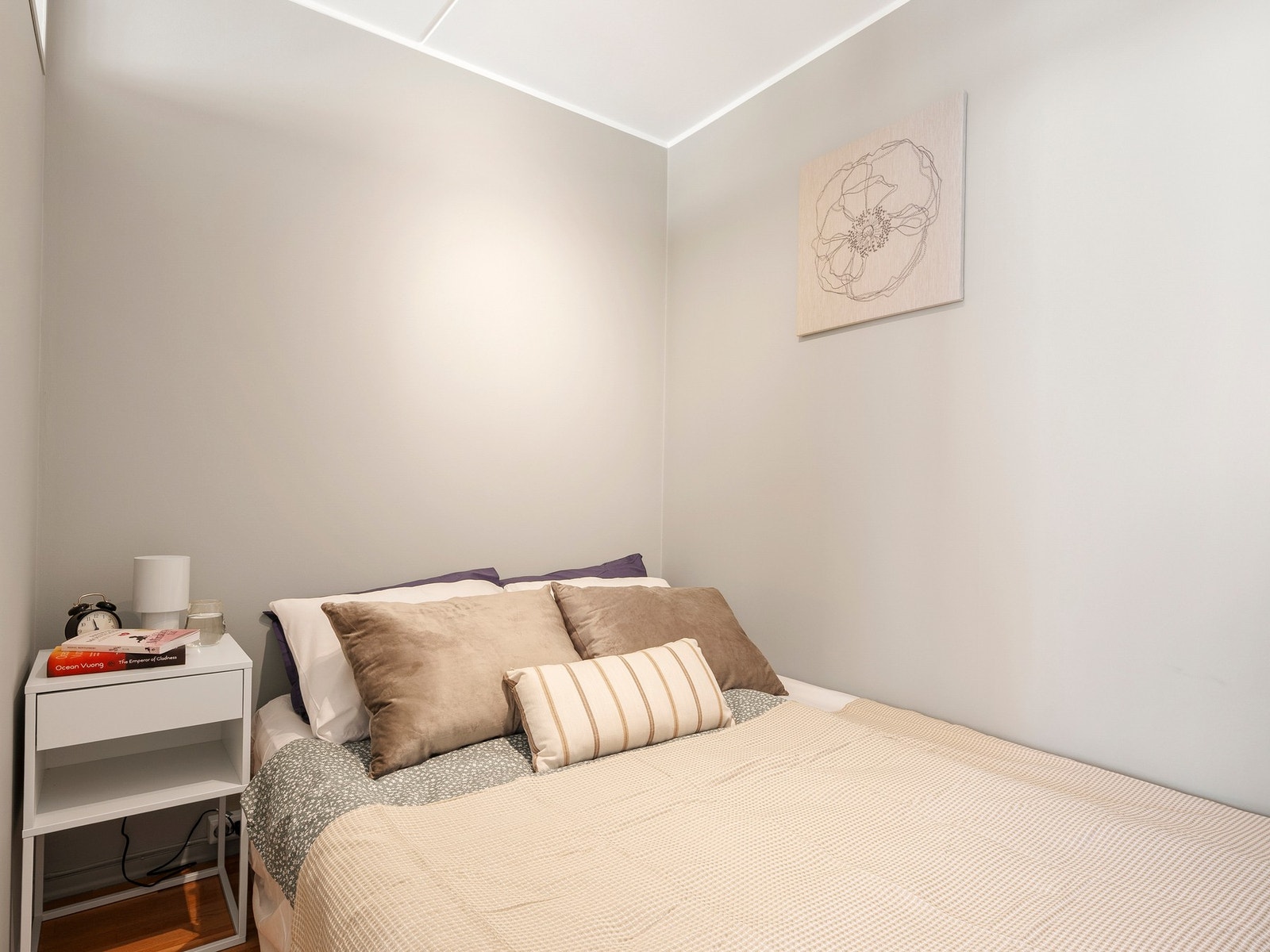 Effektiv planløsning med etablert sovealkove Galleribilde