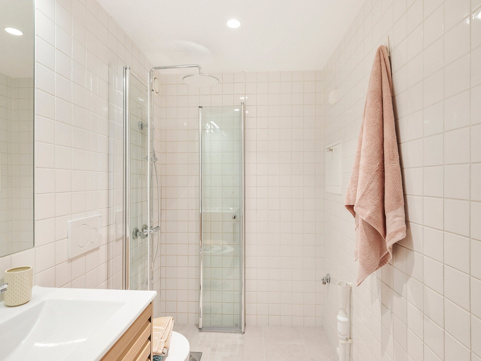 Opplegg for vaskemaskin og moderne sanitærutstyr Galleribilde