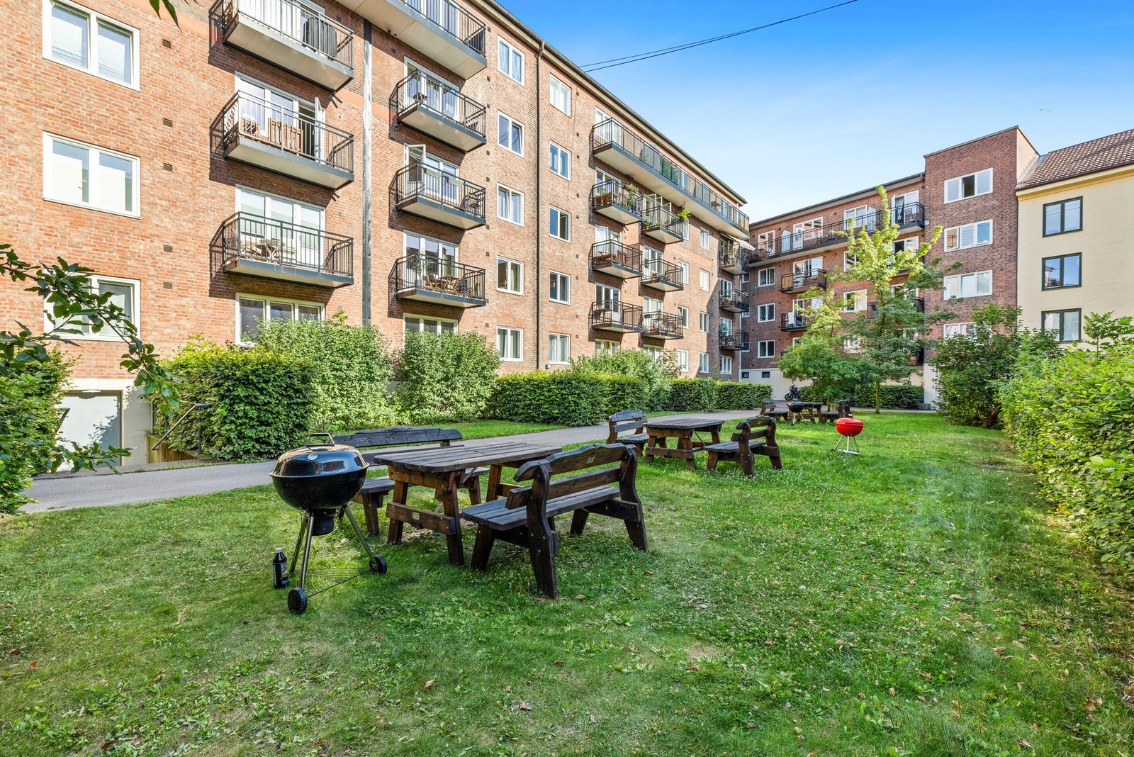 Gårdsrom. Galleribilde