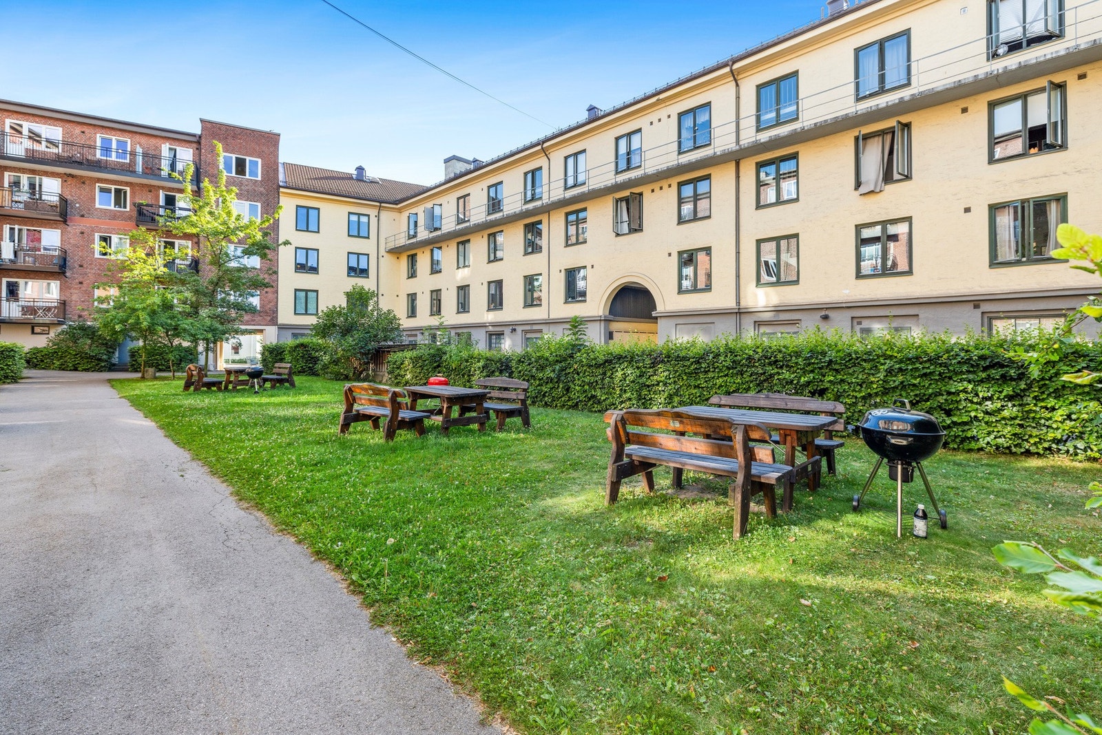 Gårdsrom. Galleribilde