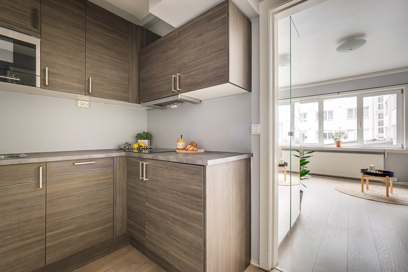 Praktisk 1-roms med attraktiv beliggenhet og varmtvann, fyring og internett inkl. i felleskostnadene. Galleribilde