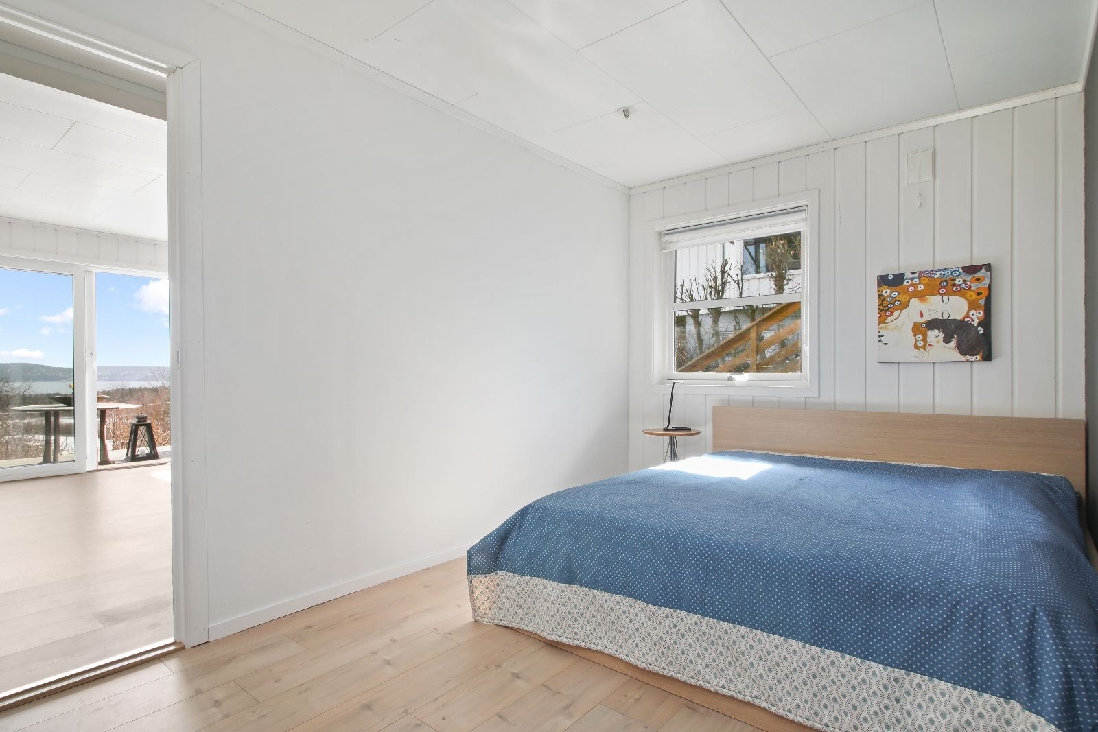 Soverom med mye skapplass Galleribilde