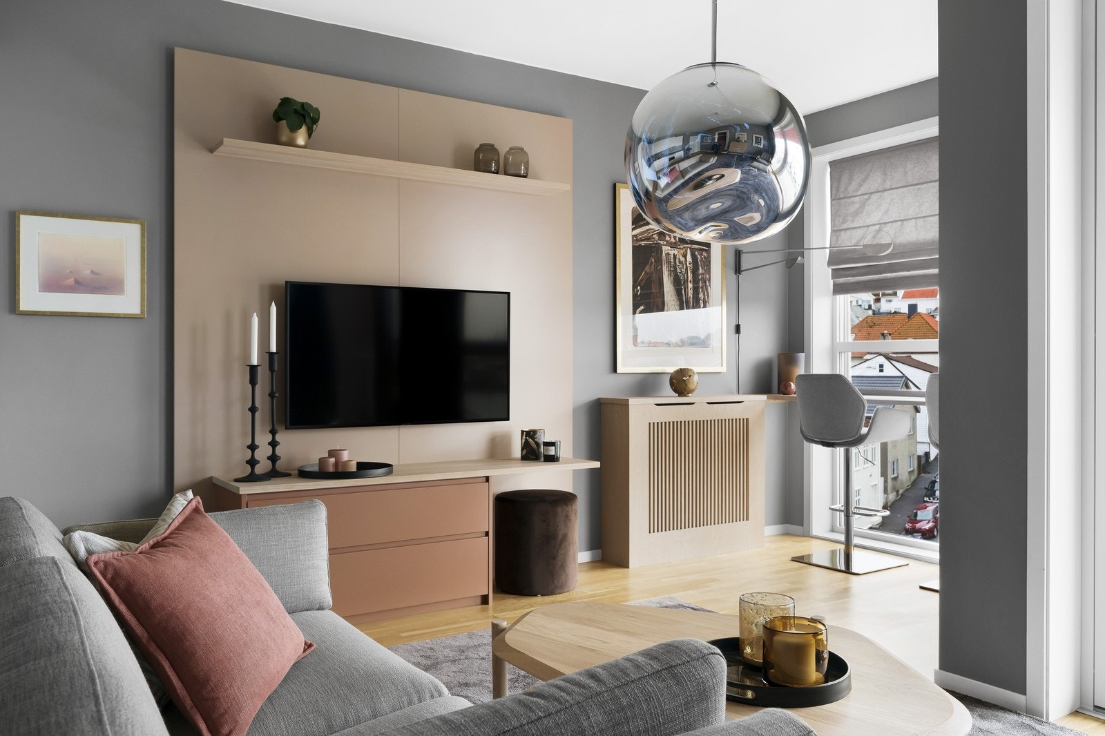 Lekre interiørdetaljer i stue Galleribilde