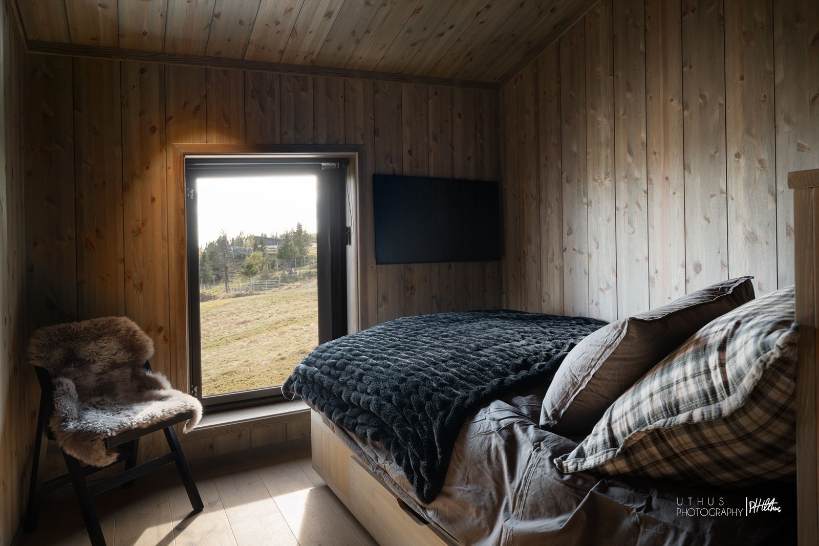 Soverom 2.etg med direkte tilgang til bad. Galleribilde