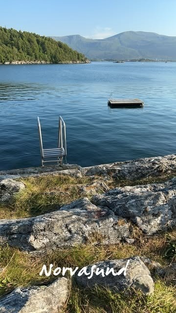 Fin badeplass like nedenfor leiligheten Galleribilde