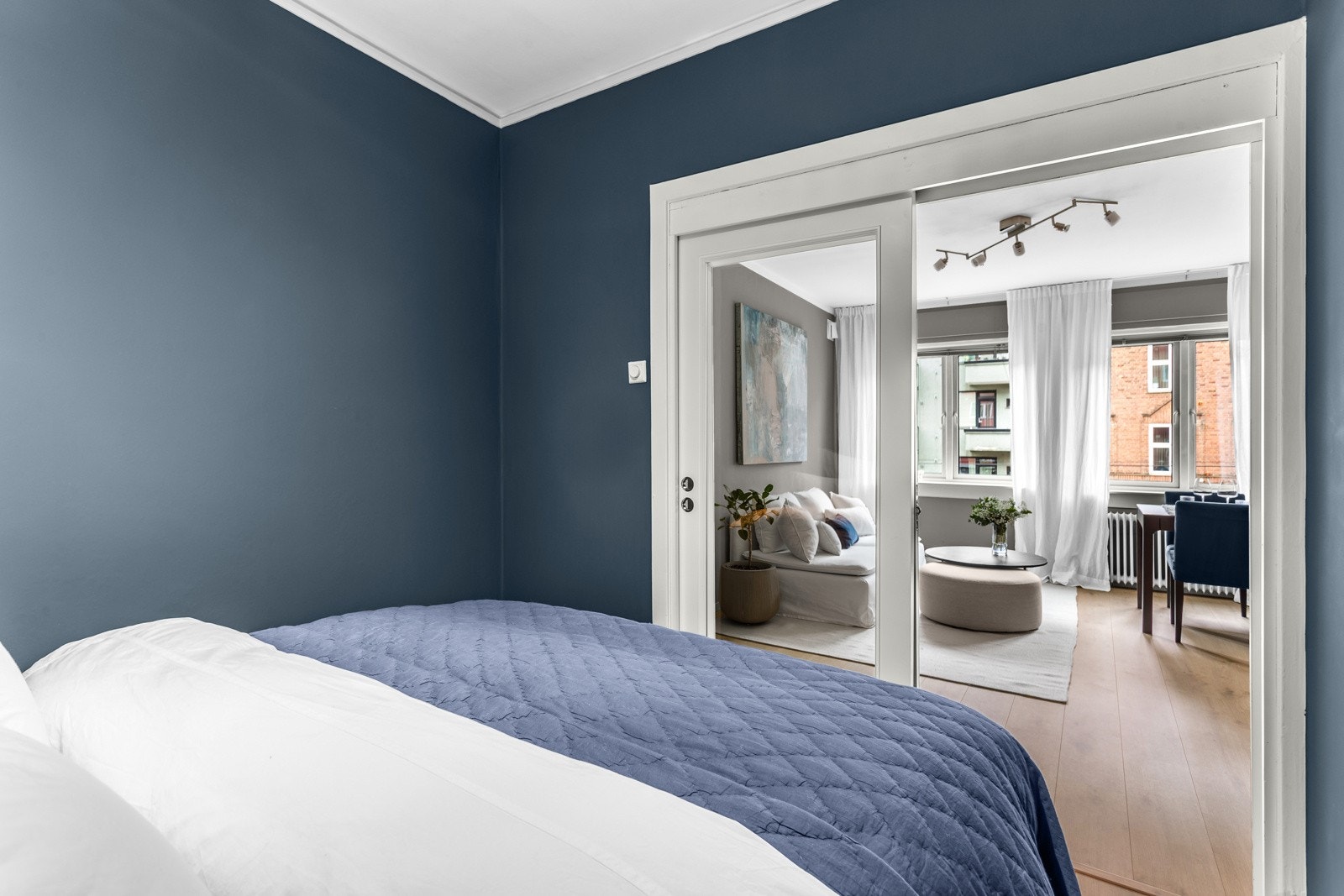 Rom som i dag benyttes som soverom. Det bemerkes at rommet er vurdert til å ikke være godkjent som soverom. Galleribilde