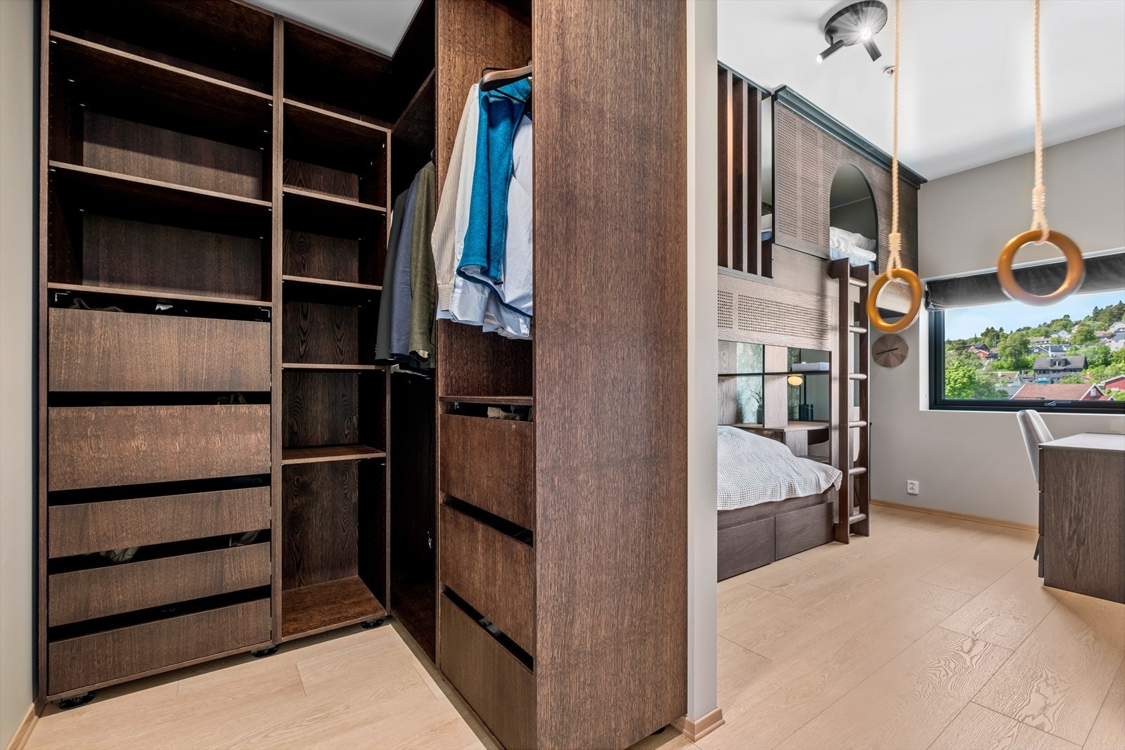 Det er to soverom i leiligheten, som måler hhv. 6 og 12 kvm. Galleribilde