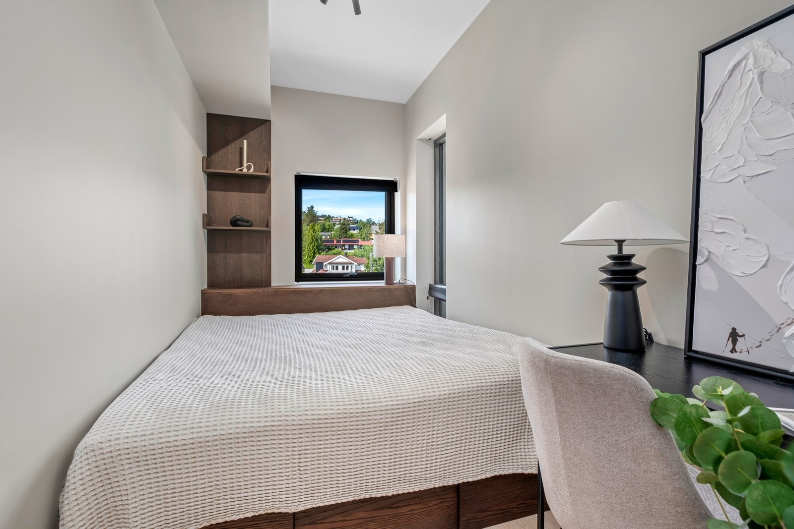 Soverom nummer to gir også plass til dobbeltseng og ytterligere møblering om ønskelig. Galleribilde