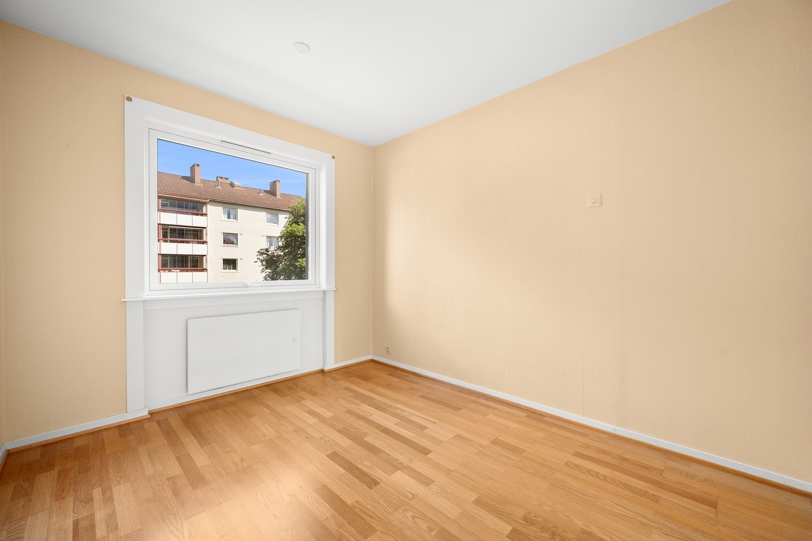 Muligheter for å lage et ekstra soverom der hvor spise stuen er i dag. Galleribilde