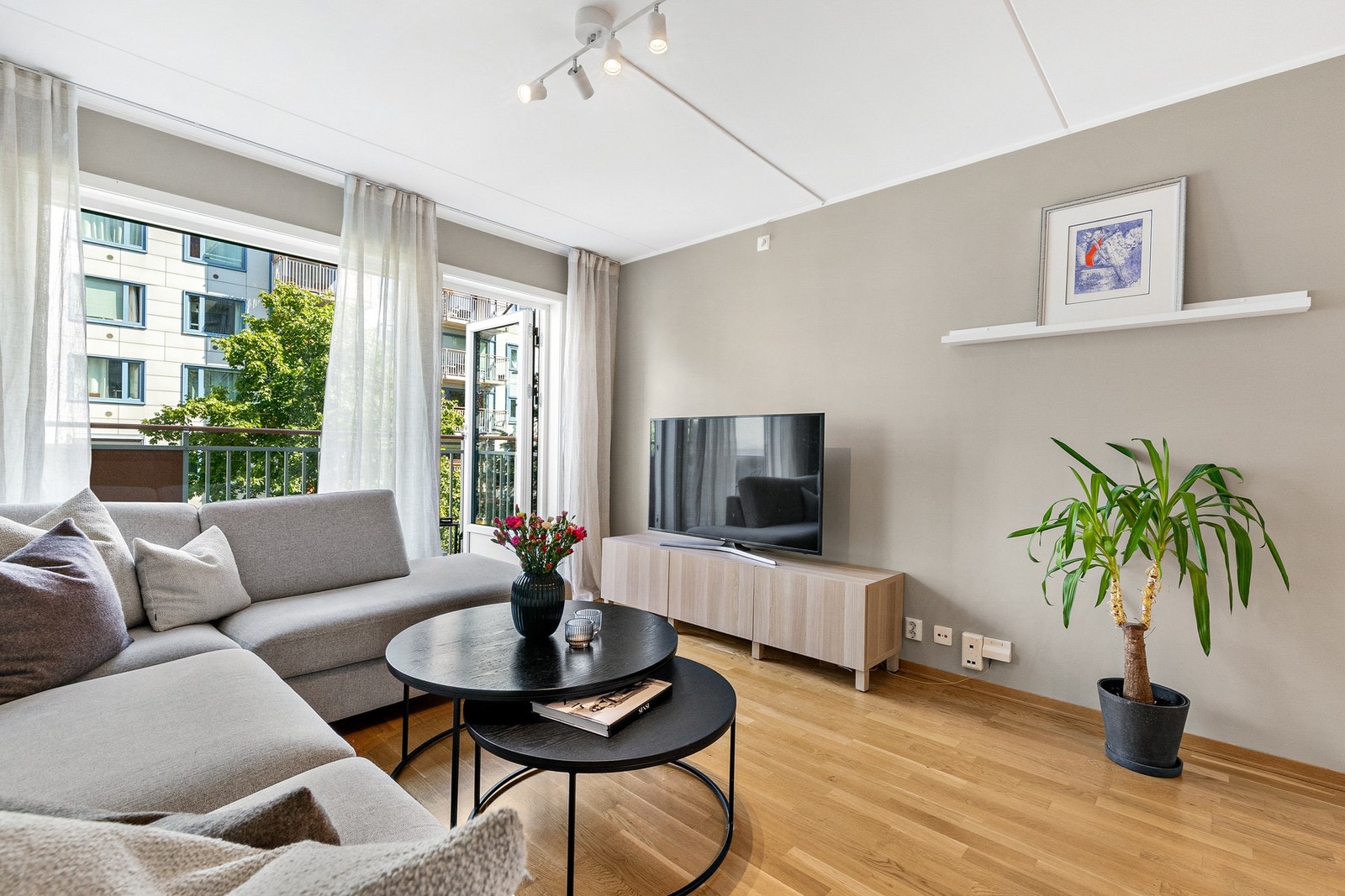 Velkommen til Sinsenveien 7! Presentert av Victor Falkenberg Martins v/EIE Linderud Galleribilde