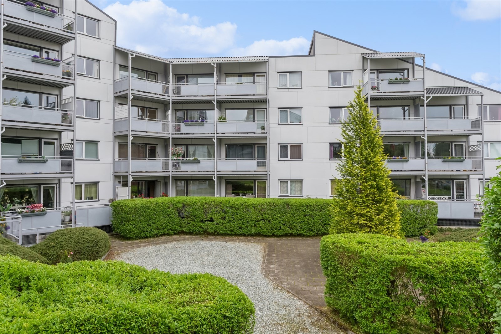 Fasade front. Galleribilde