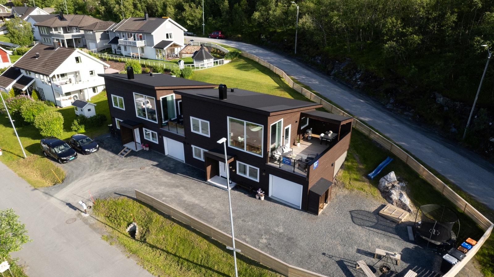 Stilren bolig med flott beliggenhet. Galleribilde