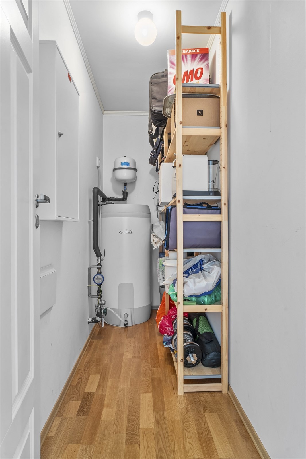 Leiligheten har godt med lagringsplass i innebod på ca. 4m² Galleribilde