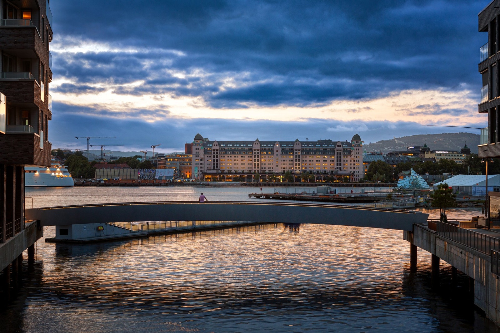 Med tilgjengelighet til Oslos beste badeplasser. Avbildet her: Sørenga Galleribilde