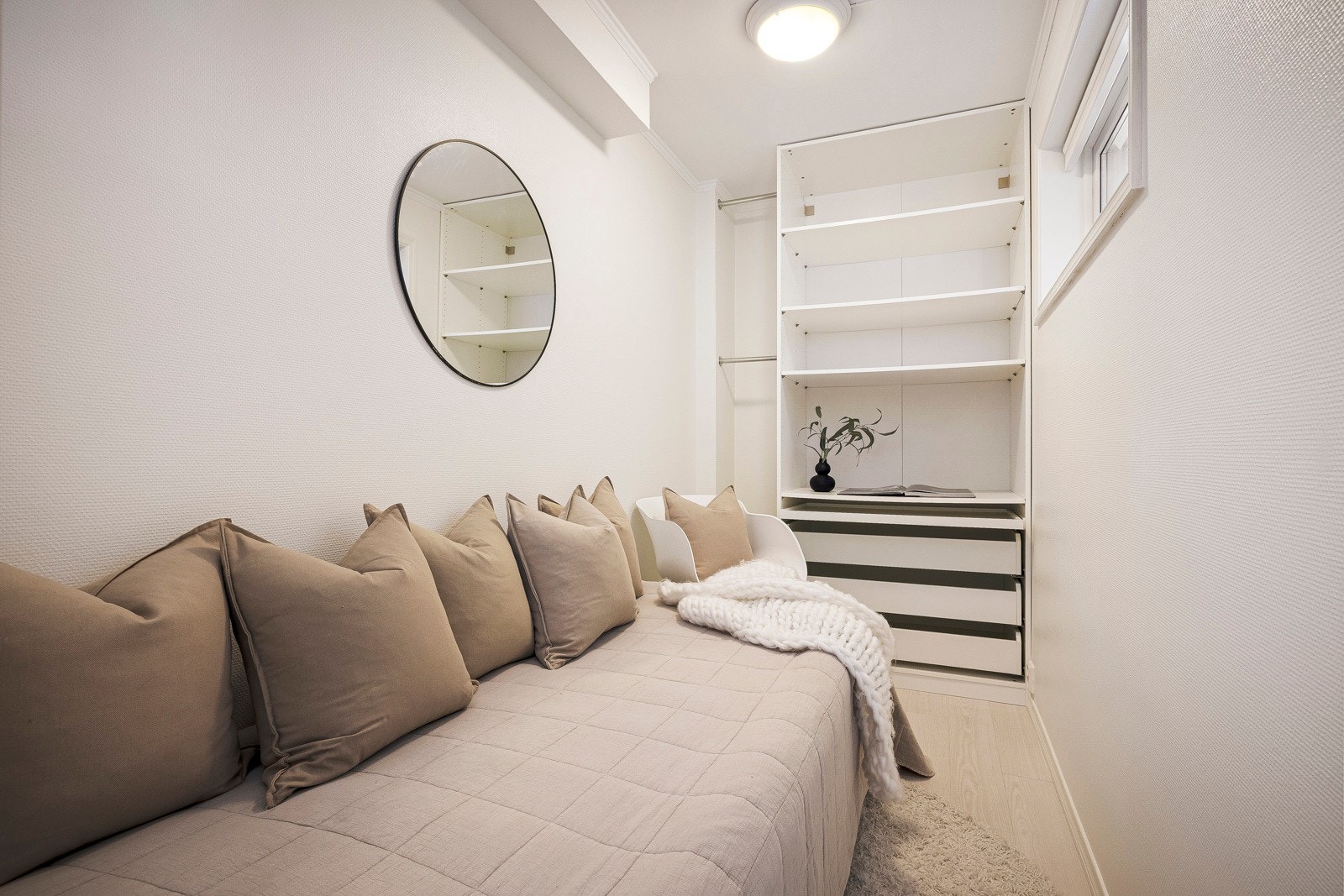 - Leilighetens bod er i dag innredet som soverom, men det gjøres oppmerksom på at boligen kun har ett godkjent soverom - Galleribilde