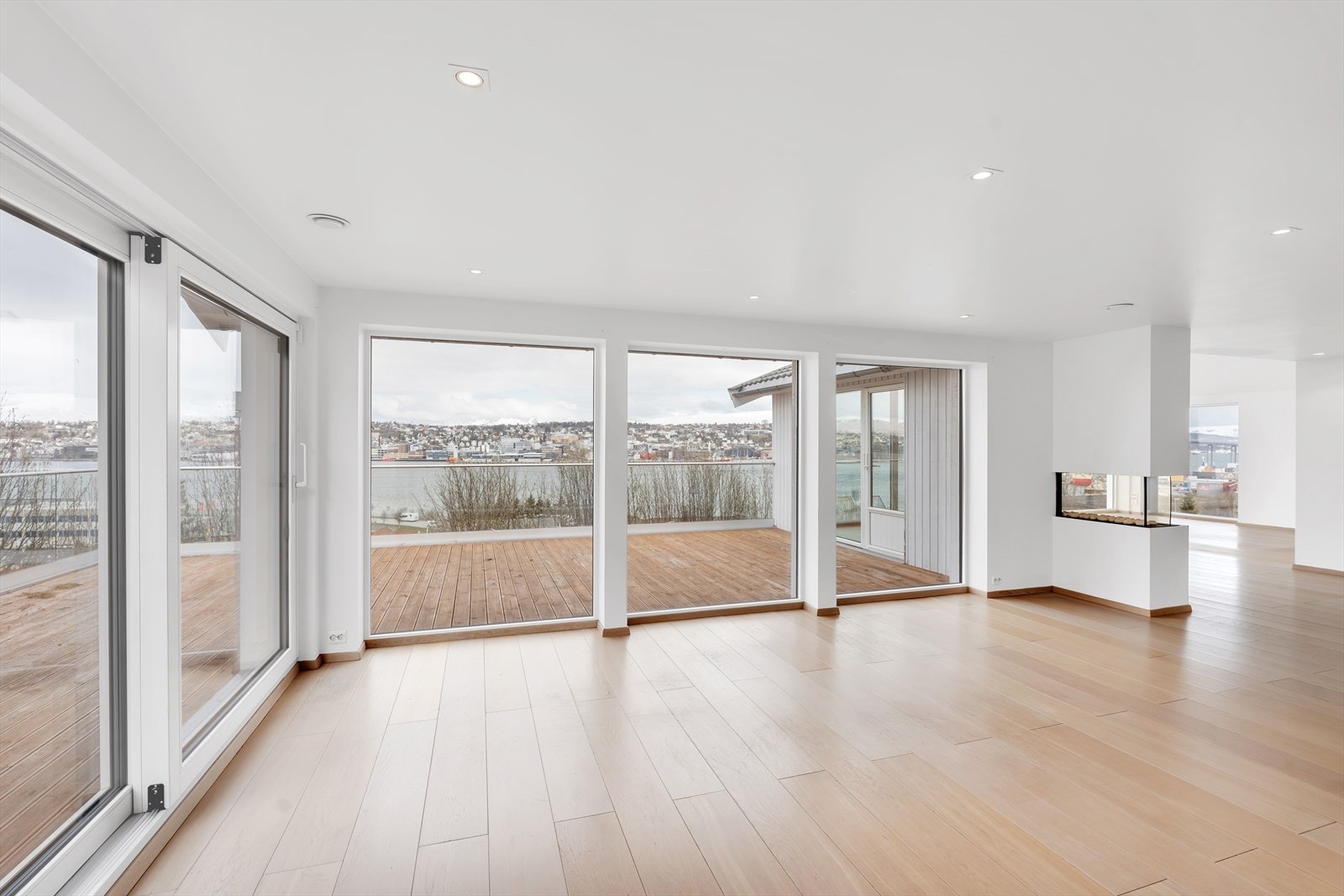 Downlights i tak. Galleribilde