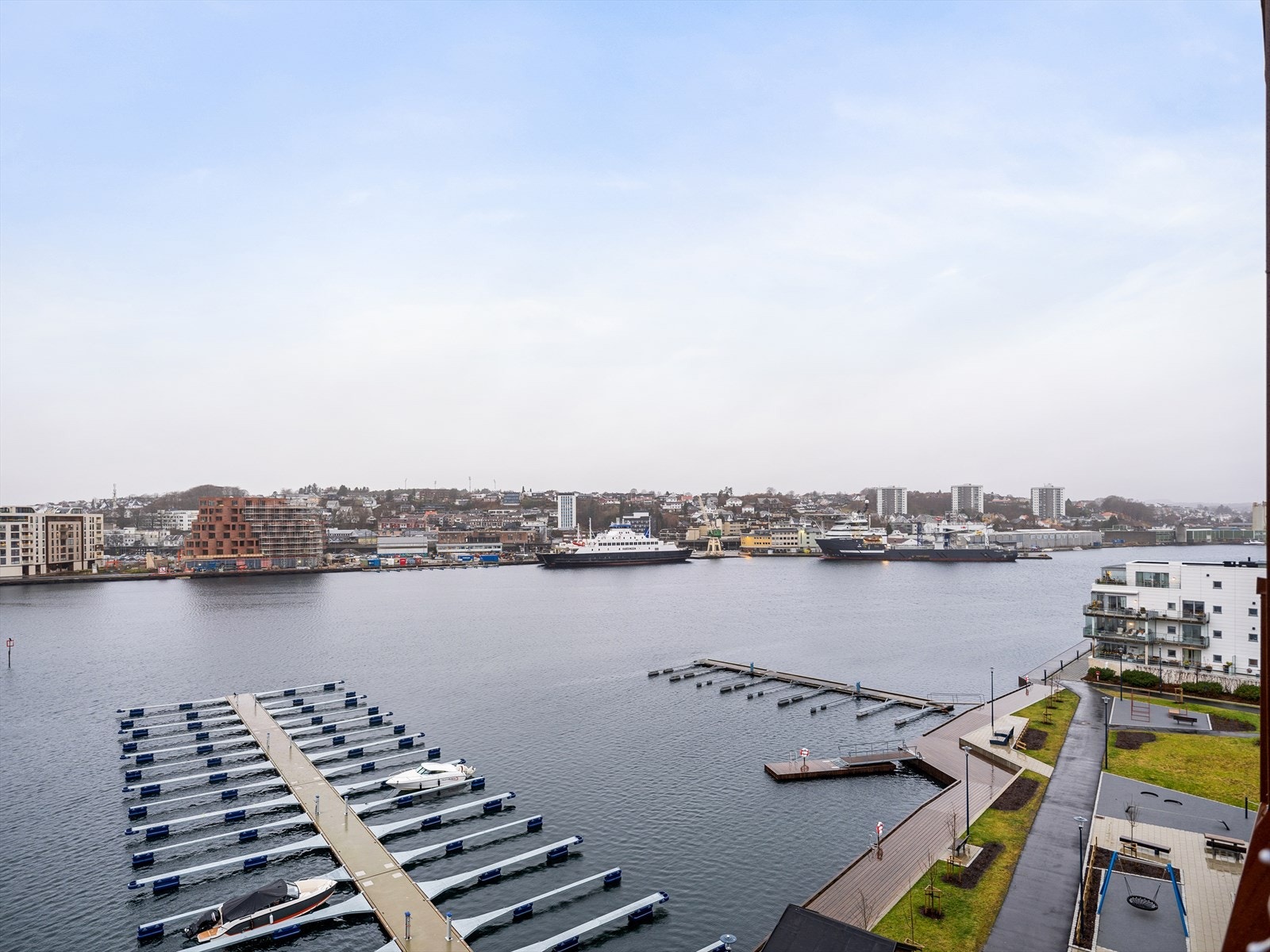 Fantastisk utsikt over sjøen Galleribilde