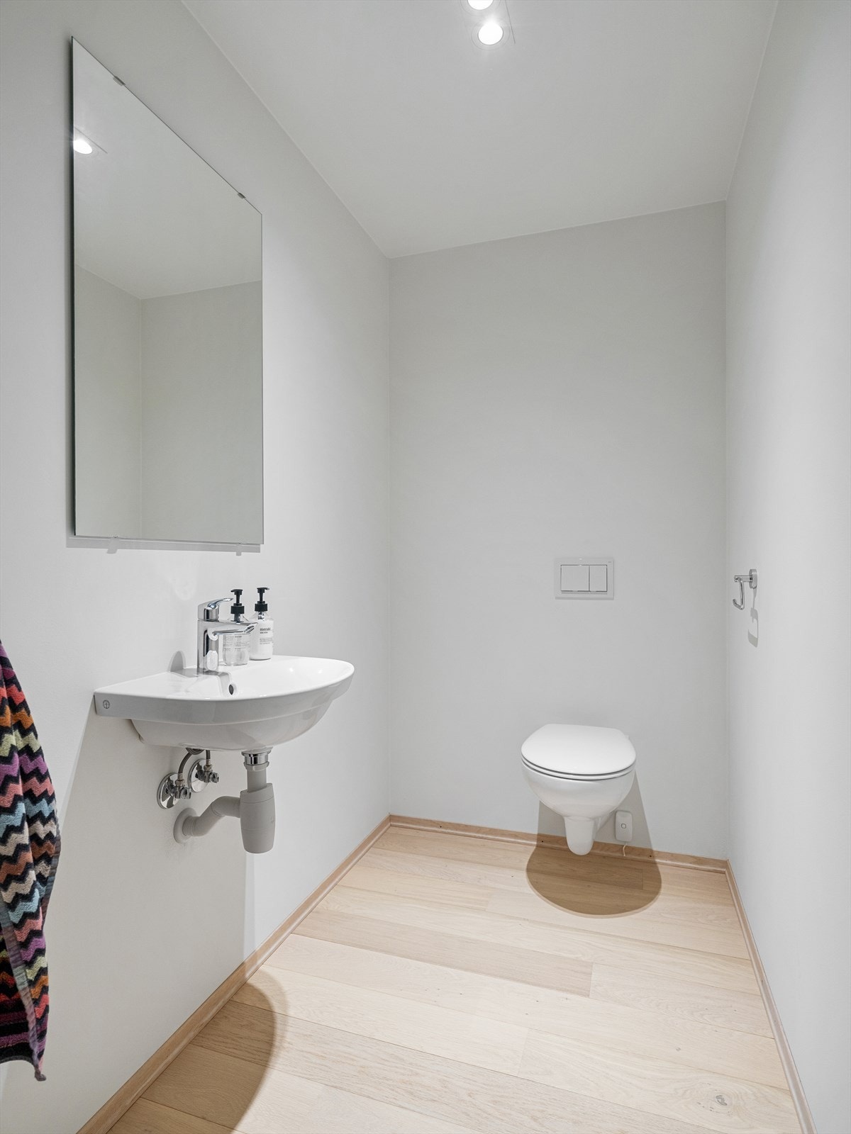 Leiligheten har ett ekstra wc-rom. Galleribilde