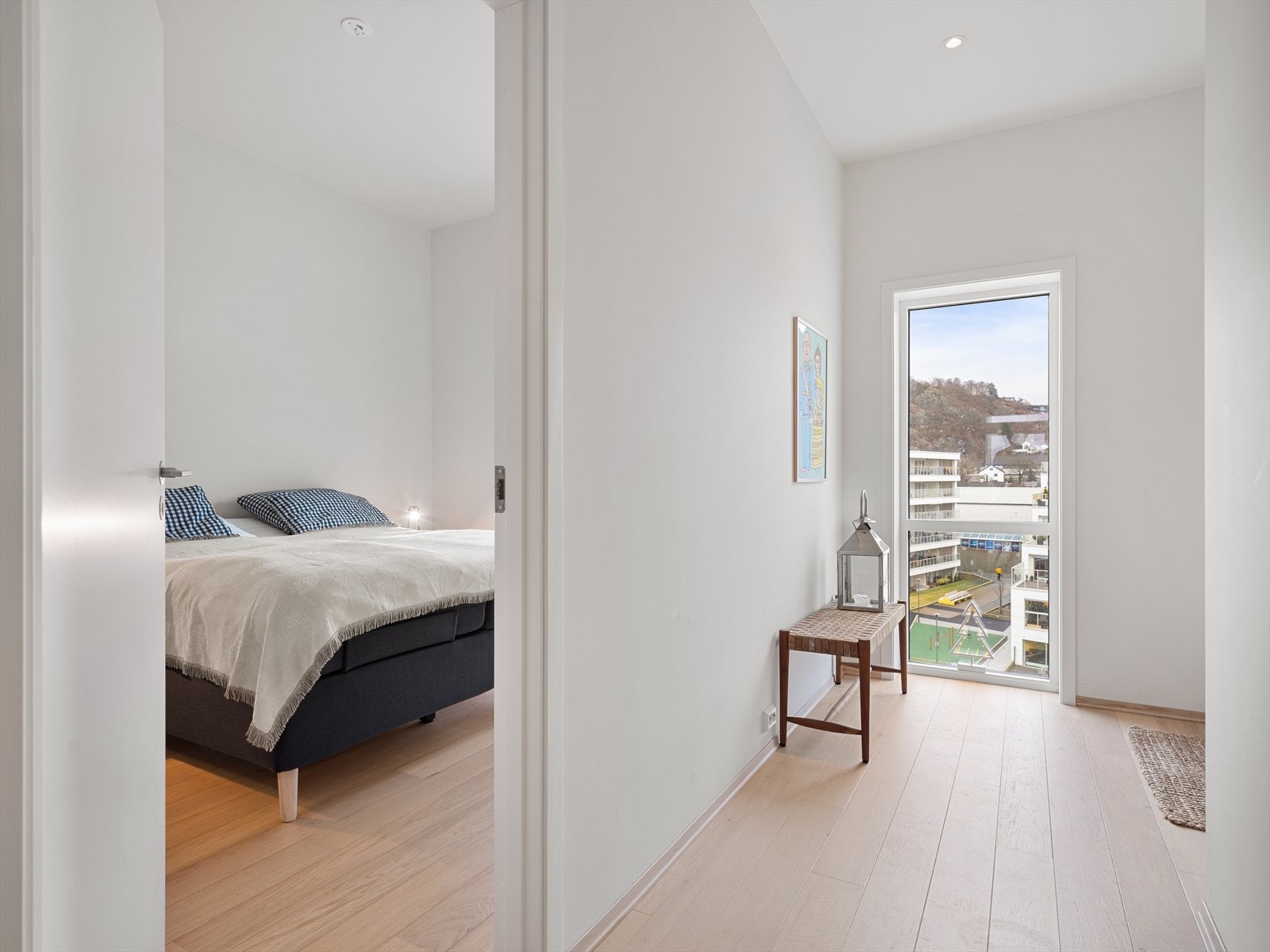 Lys og innbydende gang. Galleribilde