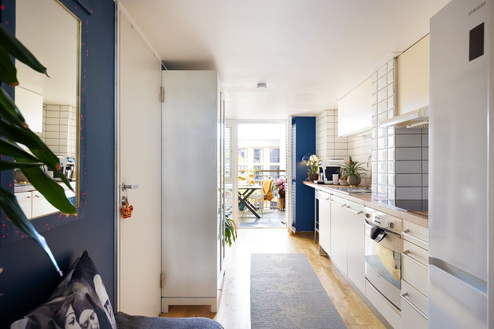 Kjøkkenet ligger fint og naturlig adskilt fra stuen. Galleribilde