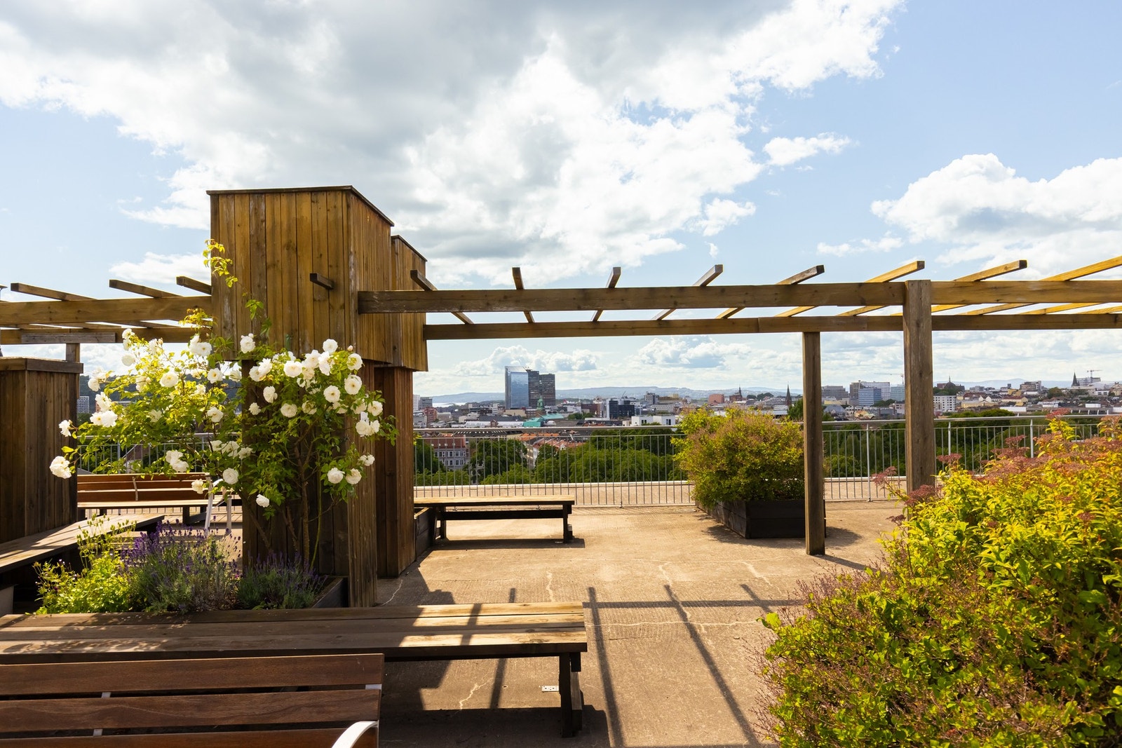 I borettslaget er det også en herlig takterrasse til stor glede for beboerne! Galleribilde