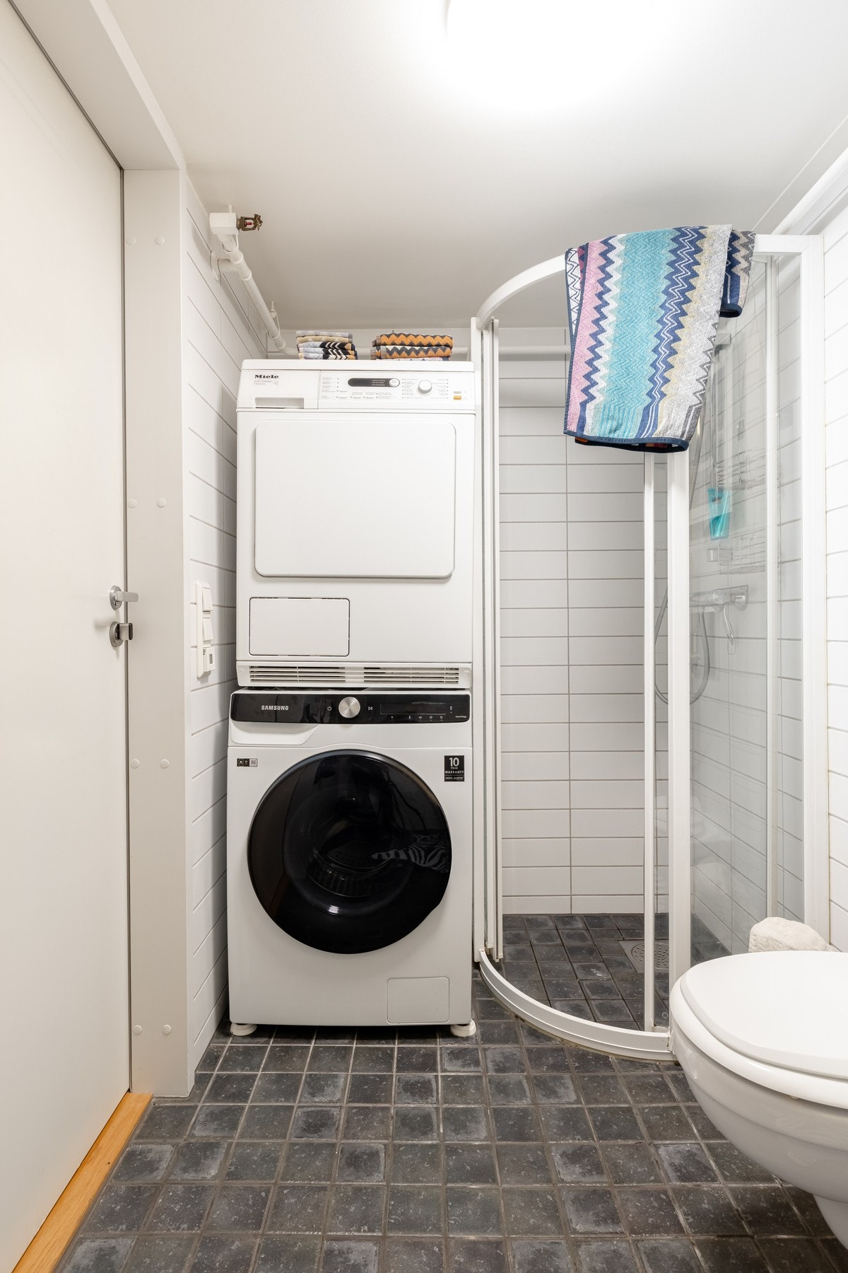 Det er også opplegg og plass for både tørketrommel og vaskemaskin. Galleribilde
