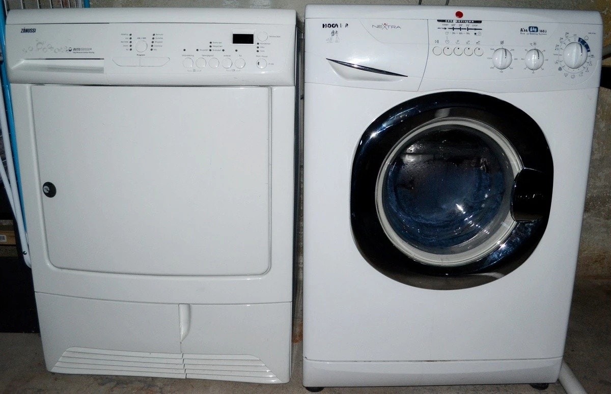 Vaskemaskin og tørketrommel i kjelleren, ingen bråk :) Galleribilde