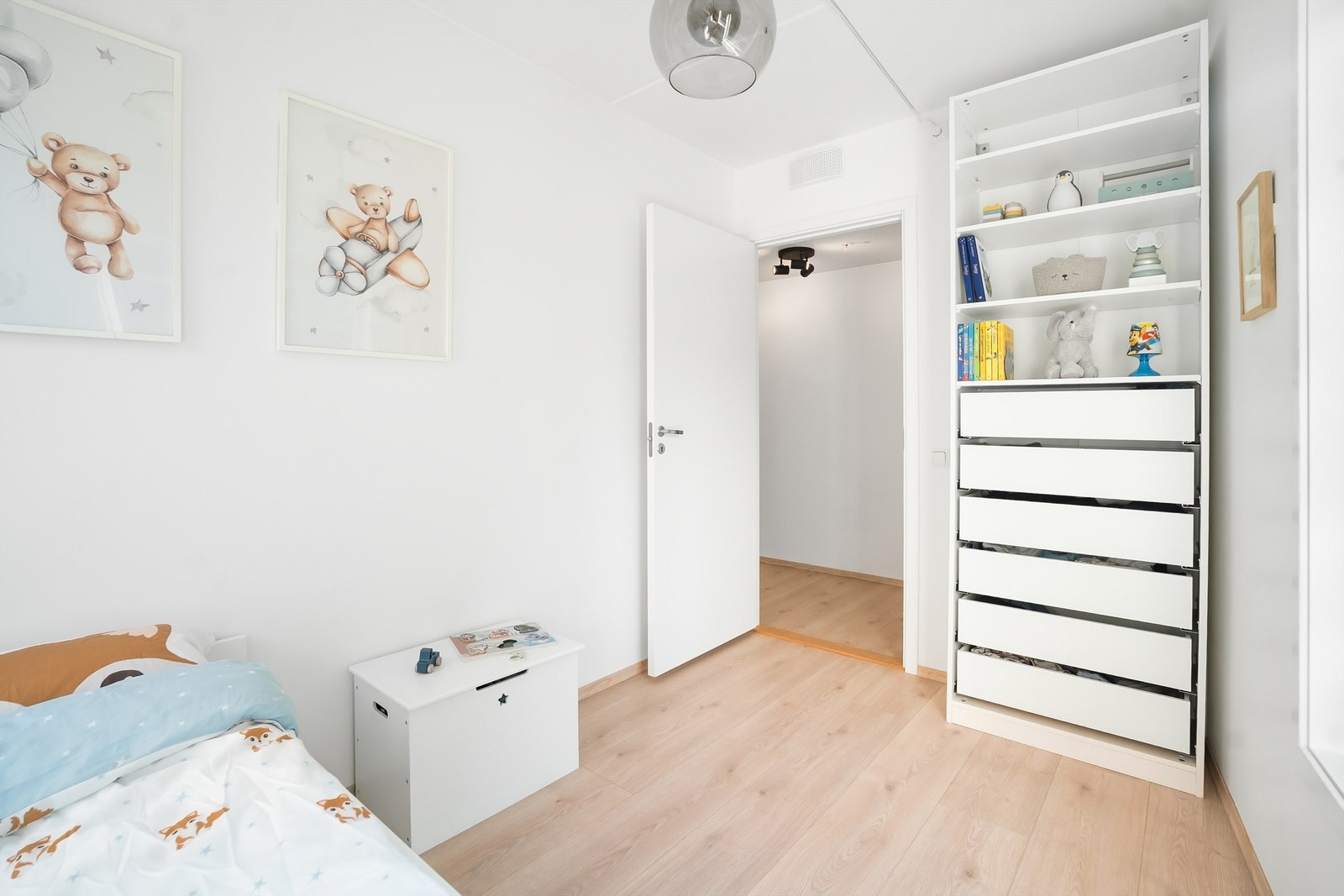 Her er det også plass til garderobeløsning. Galleribilde