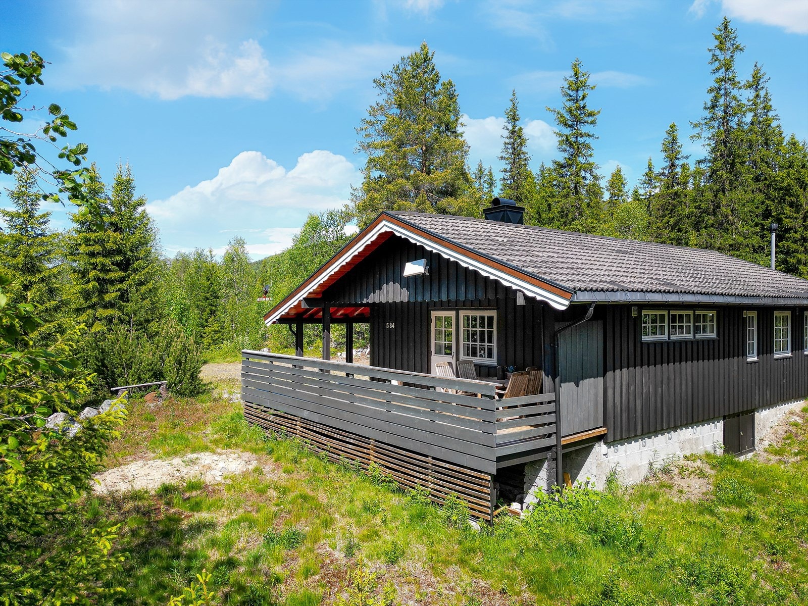 EiendomsMegler1 ved Guro Borsodi Bakka presenterer Tessungdalen 584! Galleribilde