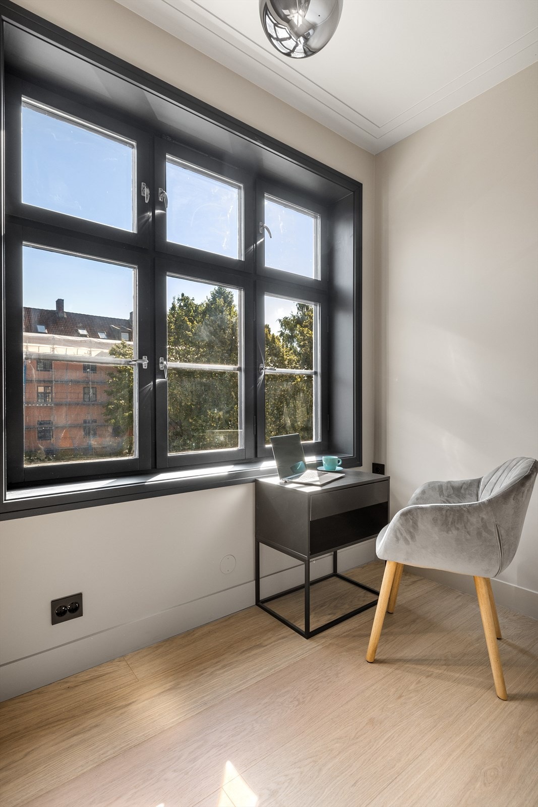 Soverom 2 passer perfekt som gjesterom, kontor eller barnerom. Galleribilde