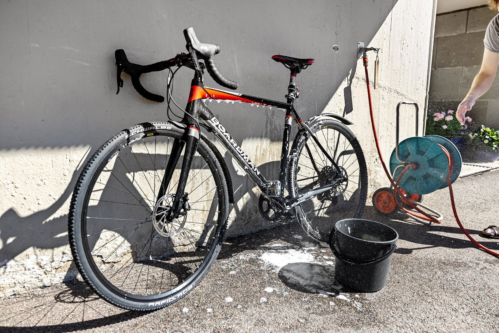 Utvendig vannkran - perfekt for å vaske sykkel eller hund Galleribilde