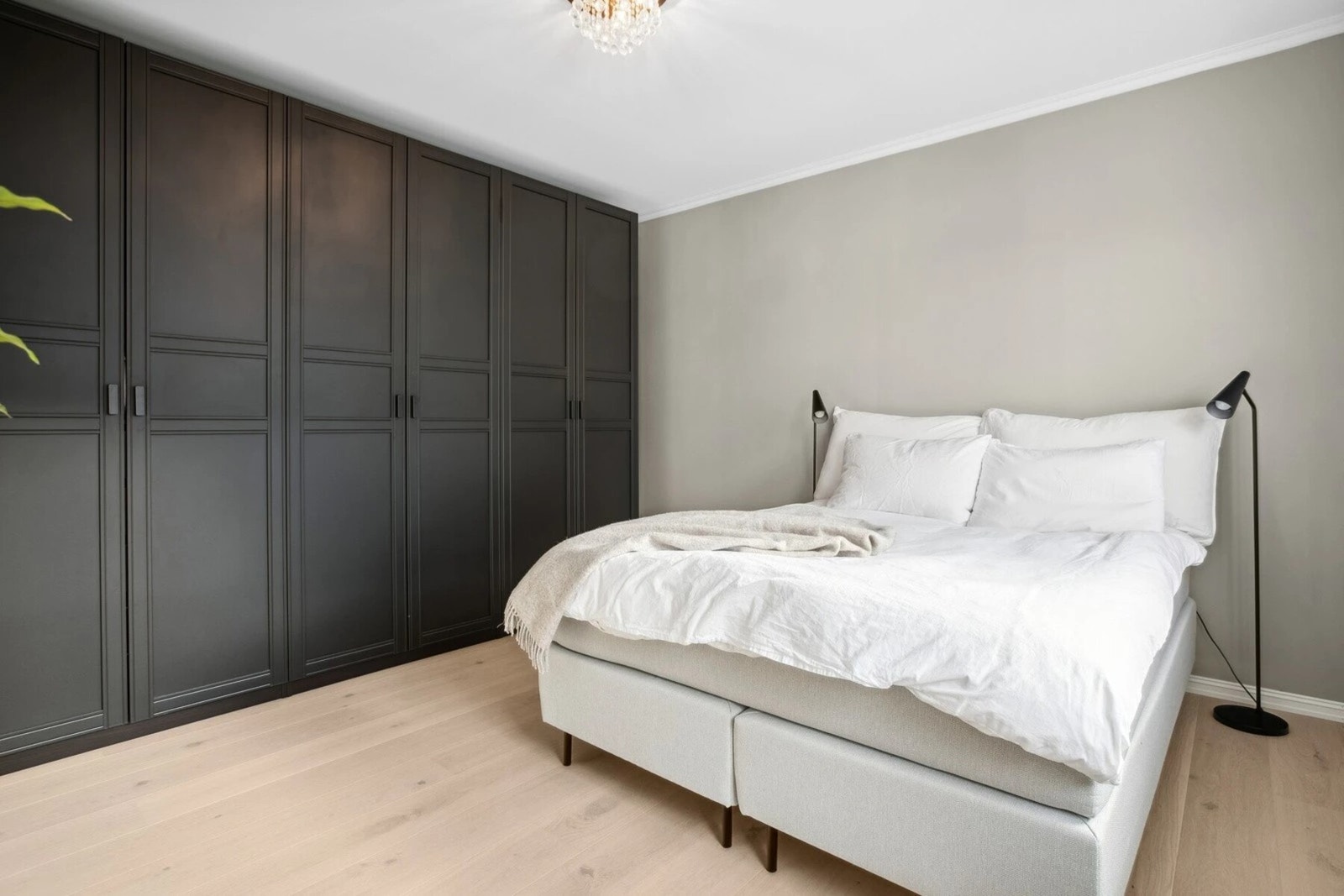 Soverommene har gode garderobemuligheter. Galleribilde