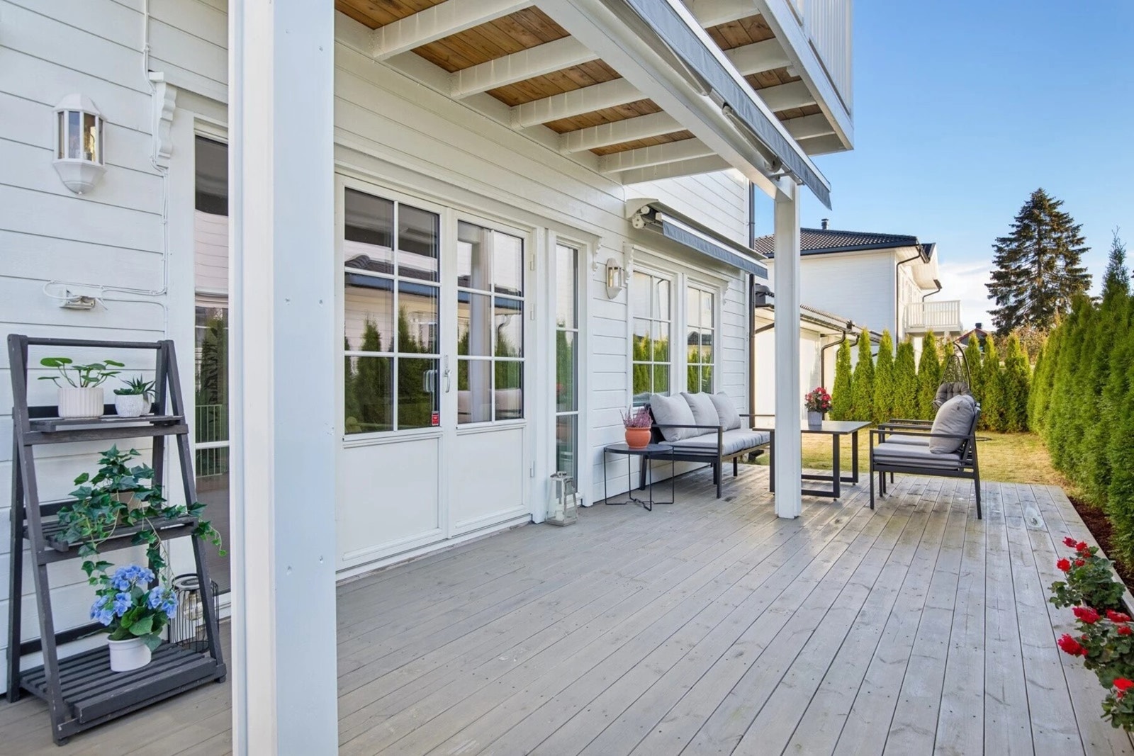 Terrassen er på hele 33kvm! Galleribilde