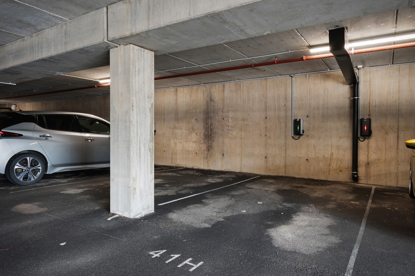 - Fast parkeringsplass i felles garasjeanlegg med praktisk elbil-lader inkludert - Galleribilde