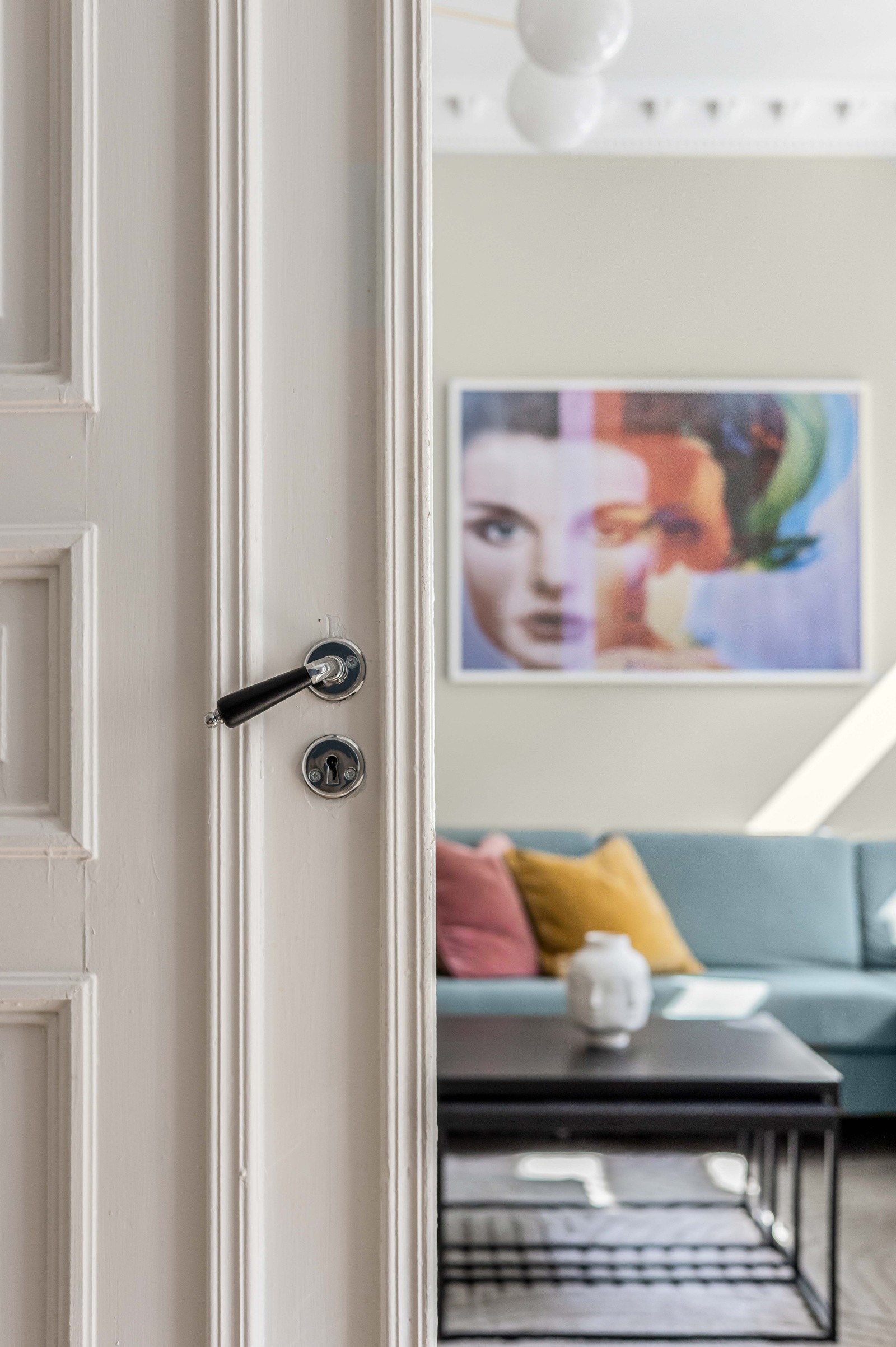 Fra soverom mot stue. Galleribilde