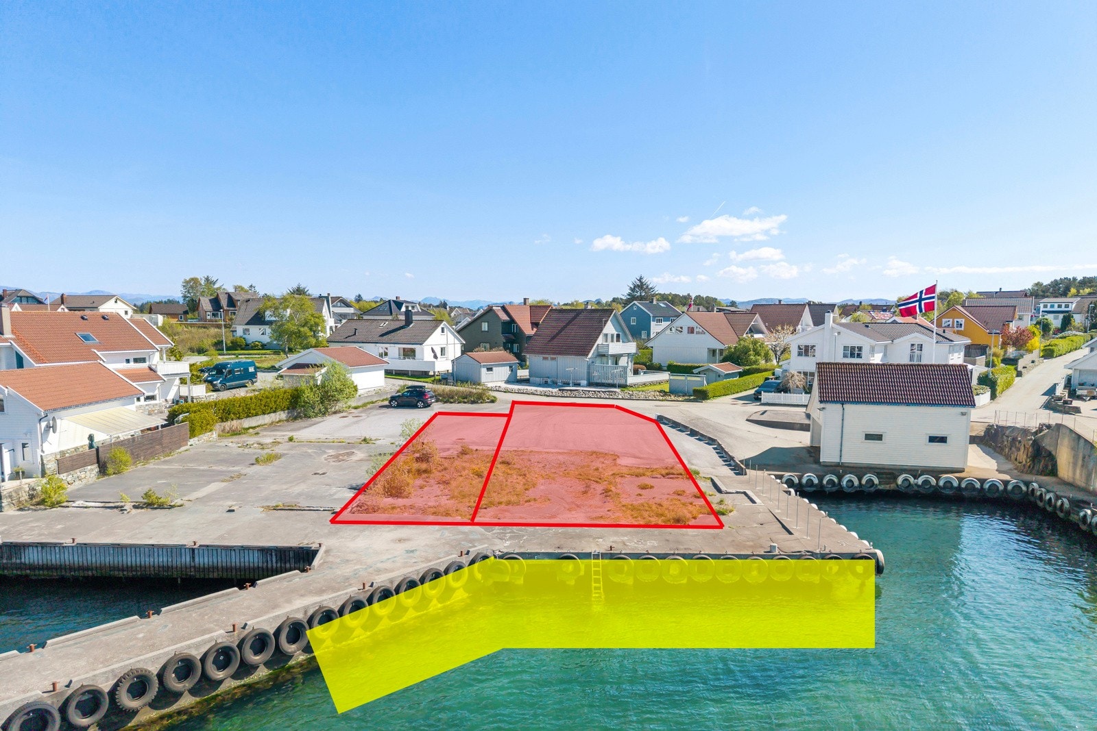 Tomten har tinglyst tilhørende båtplass på kaien. Galleribilde