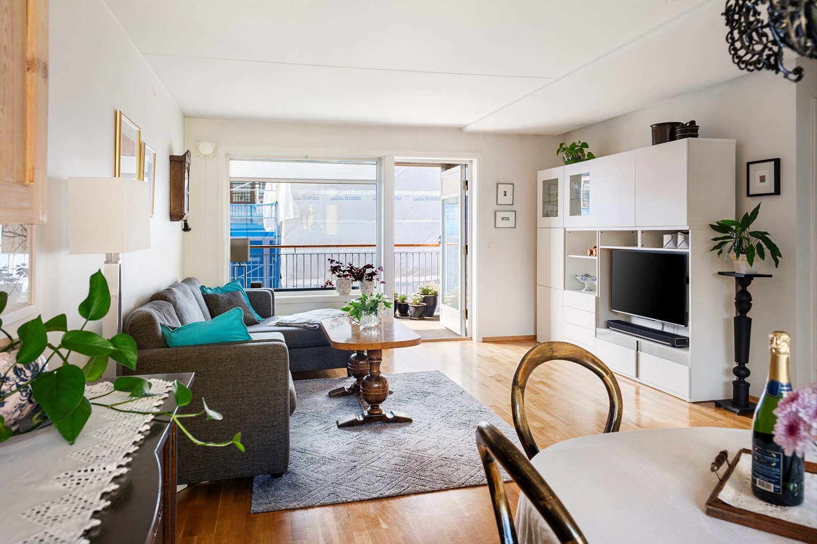 Innholdsrik og gjennomgående 3-roms. Galleribilde