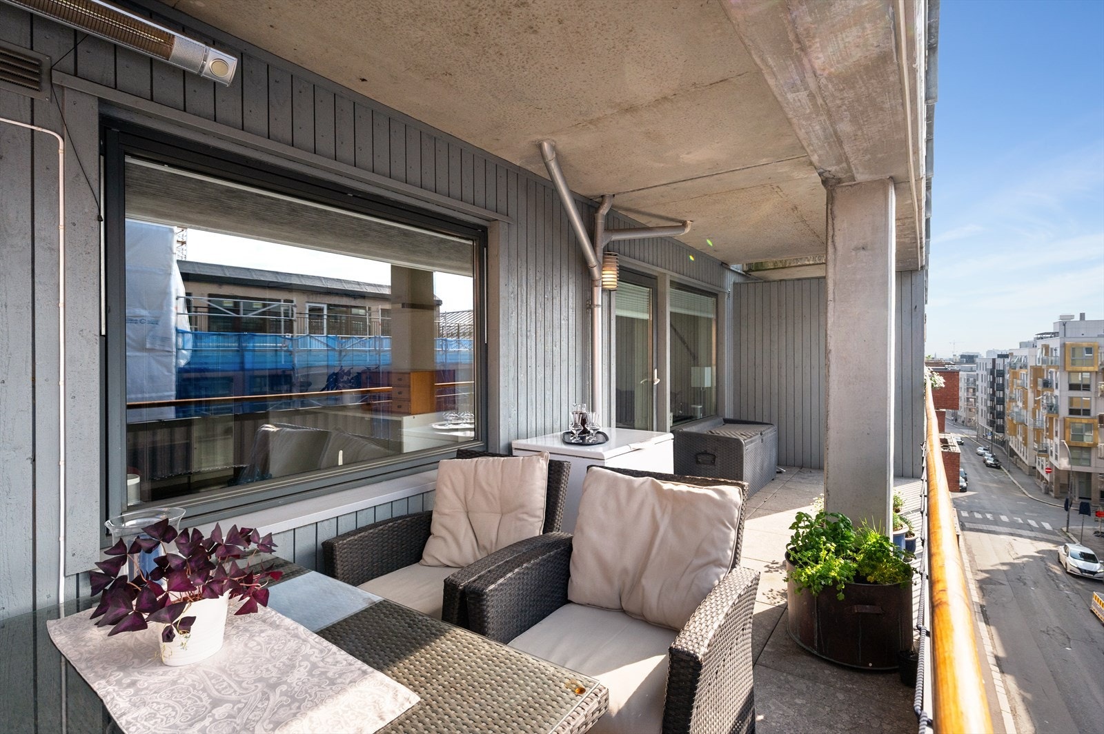 Joakim Hjelm ved Nordvik ønsker velkommen til Gøteborggata 51! Galleribilde