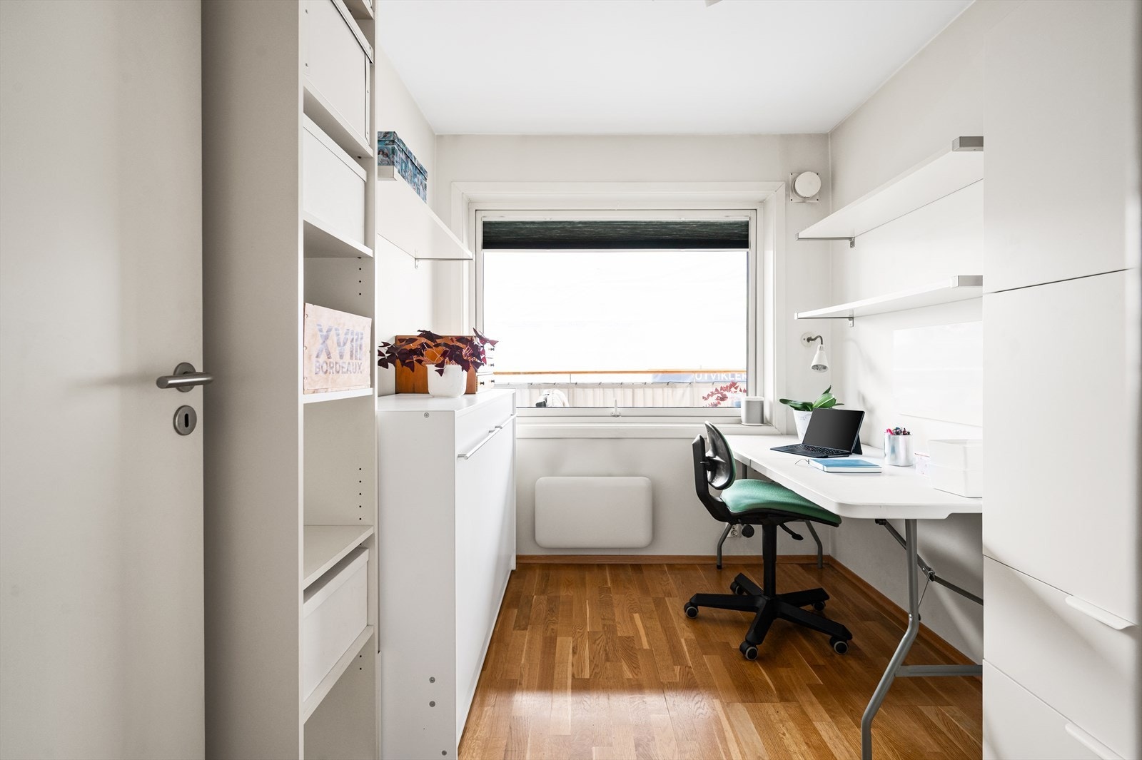 Soverom nr. 2 egner seg perfekt som barnerom, gjesterom eller hjemmekontor. Galleribilde