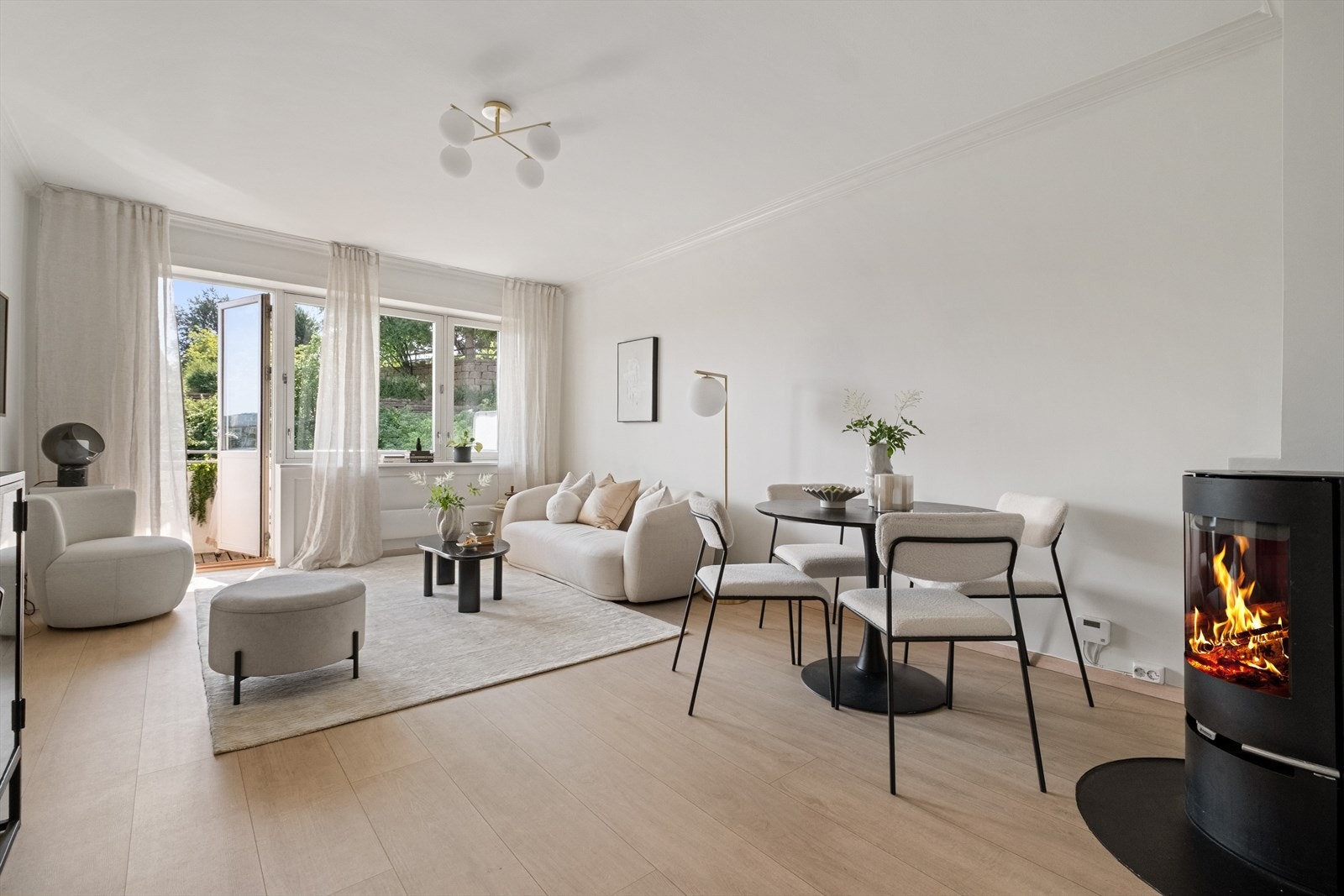 Rålekker 3R hjørneleilighet på St.Hanshaugen. Gjennomgående og delikat er noen ord som beskriver denne lekre leiligheten. Galleribilde