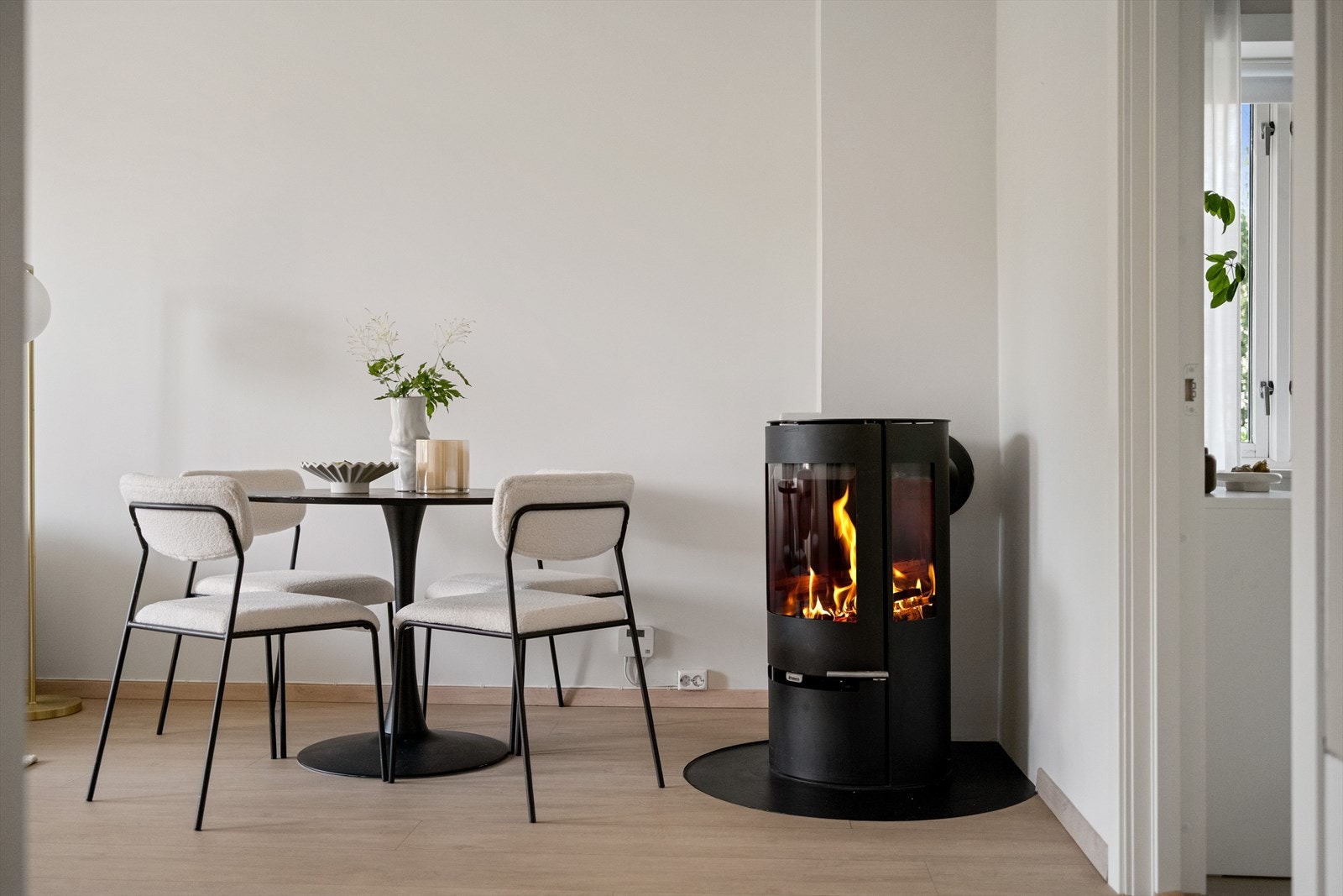 Dette rommet innbyr til både avkobling og sosialt samvær. Galleribilde