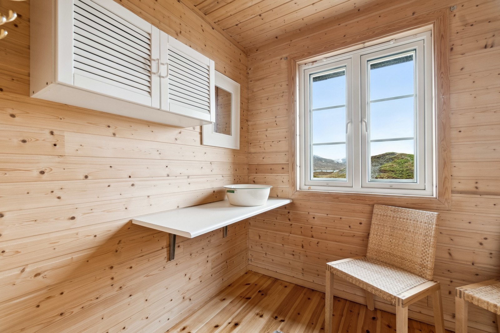 Det tredje soverommet er opprinnelig tiltenkt som et vaskerom og er noe mindre i størrelse, men kan fint benyttes som et soverom evt. andre typer oppholdsrom. Galleribilde