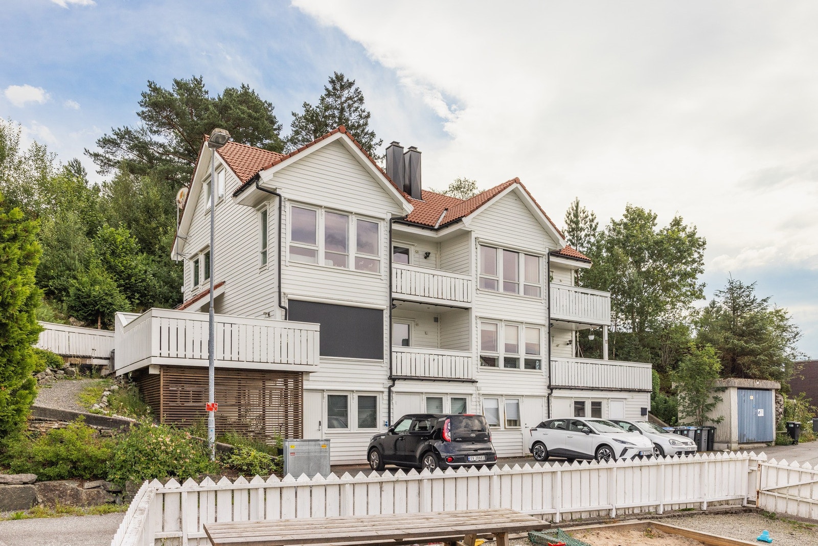Huset består av 4 leiligheter. Galleribilde