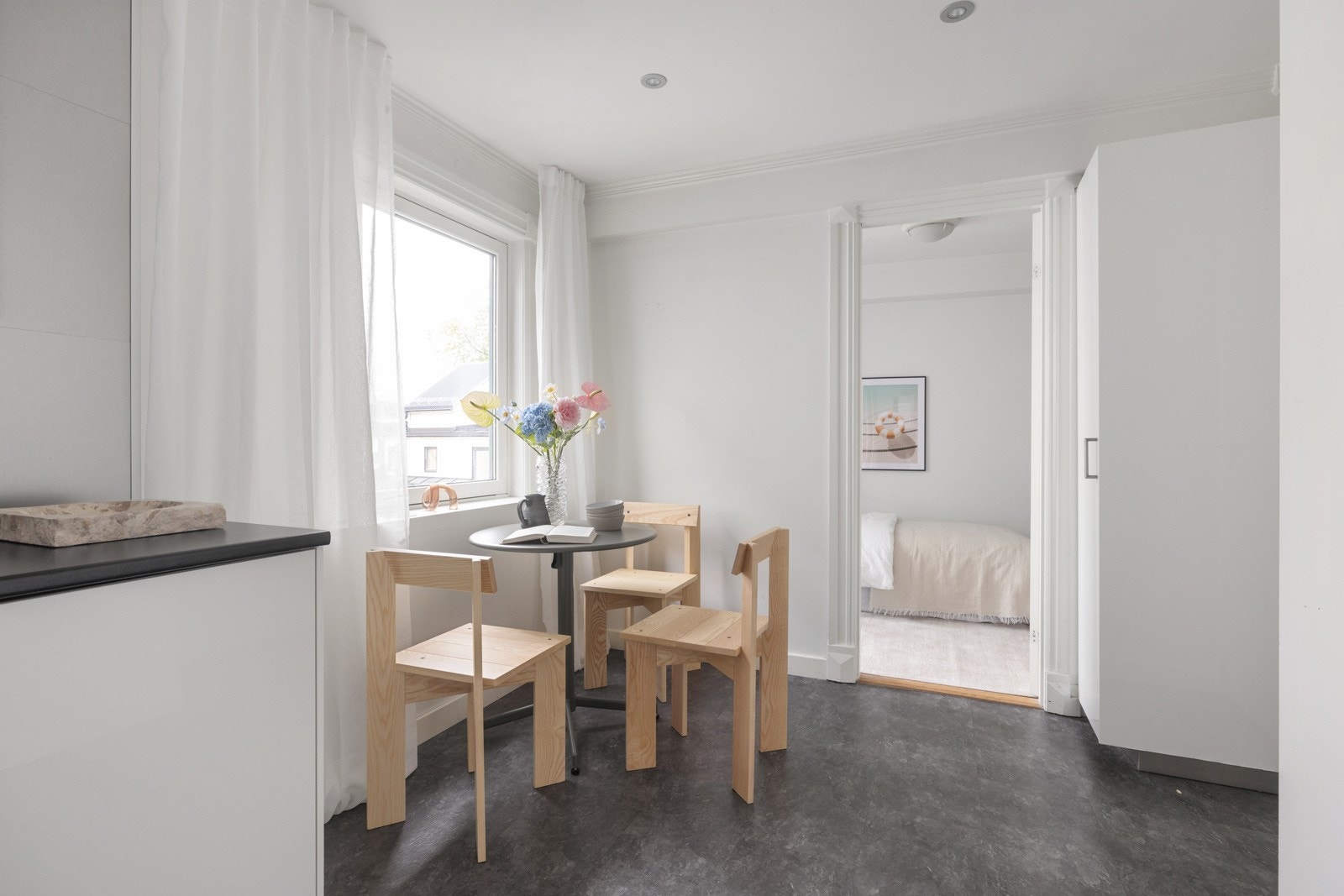 Plass til hyggelig frokostbord. Galleribilde