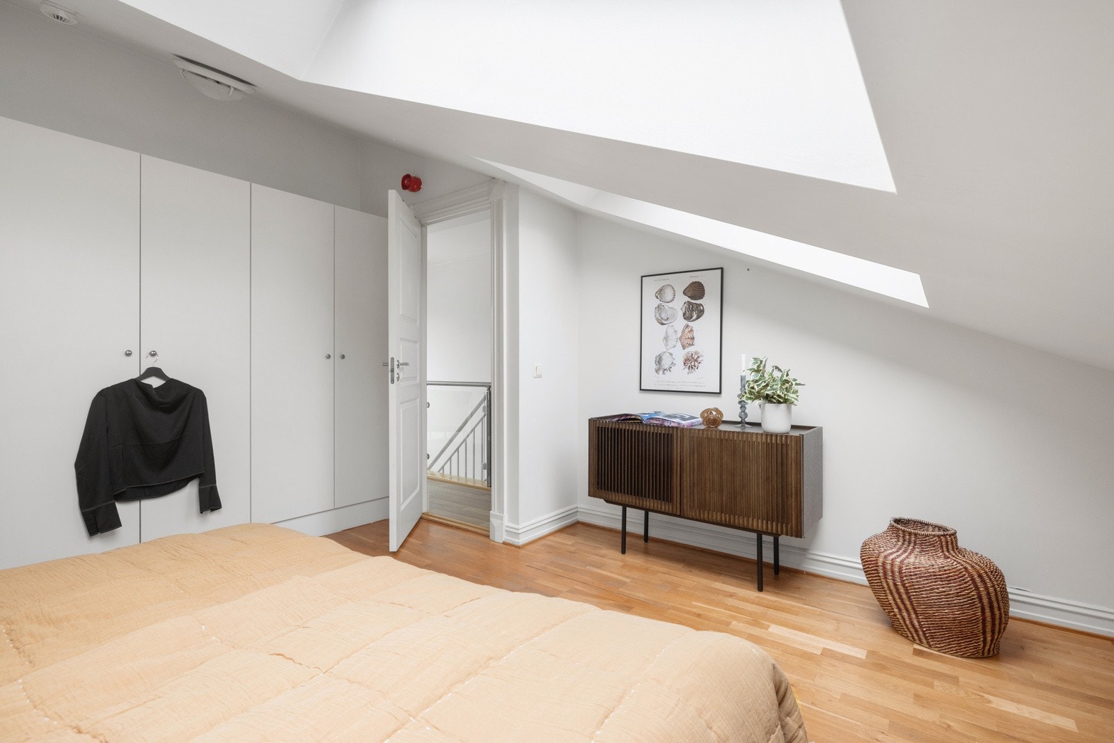 Videre god plass til kommode m.m. Galleribilde