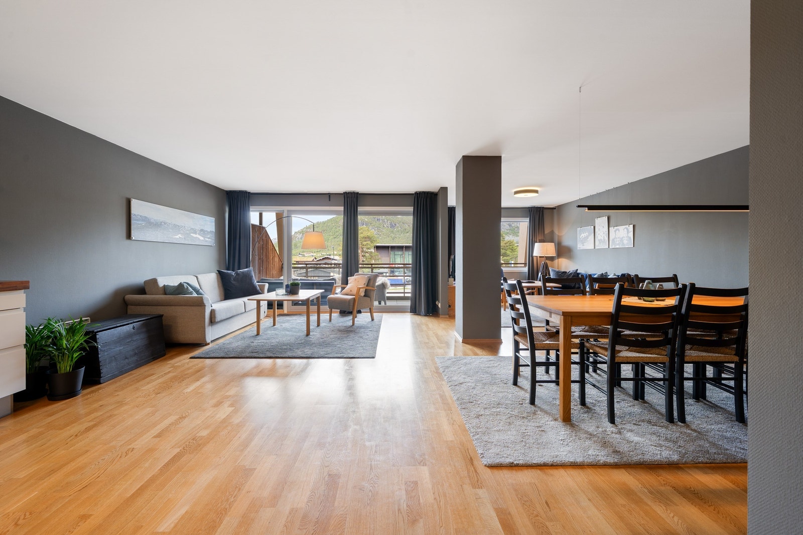 God spisestueplass Galleribilde