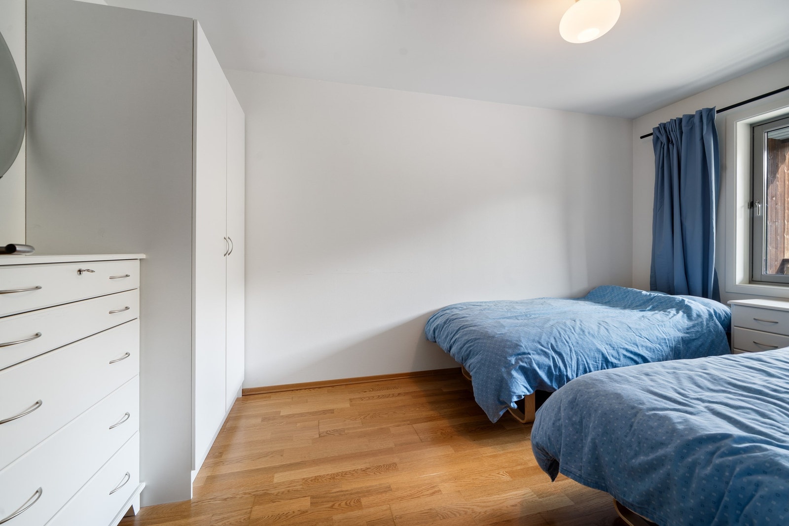 God garderobeplass Galleribilde