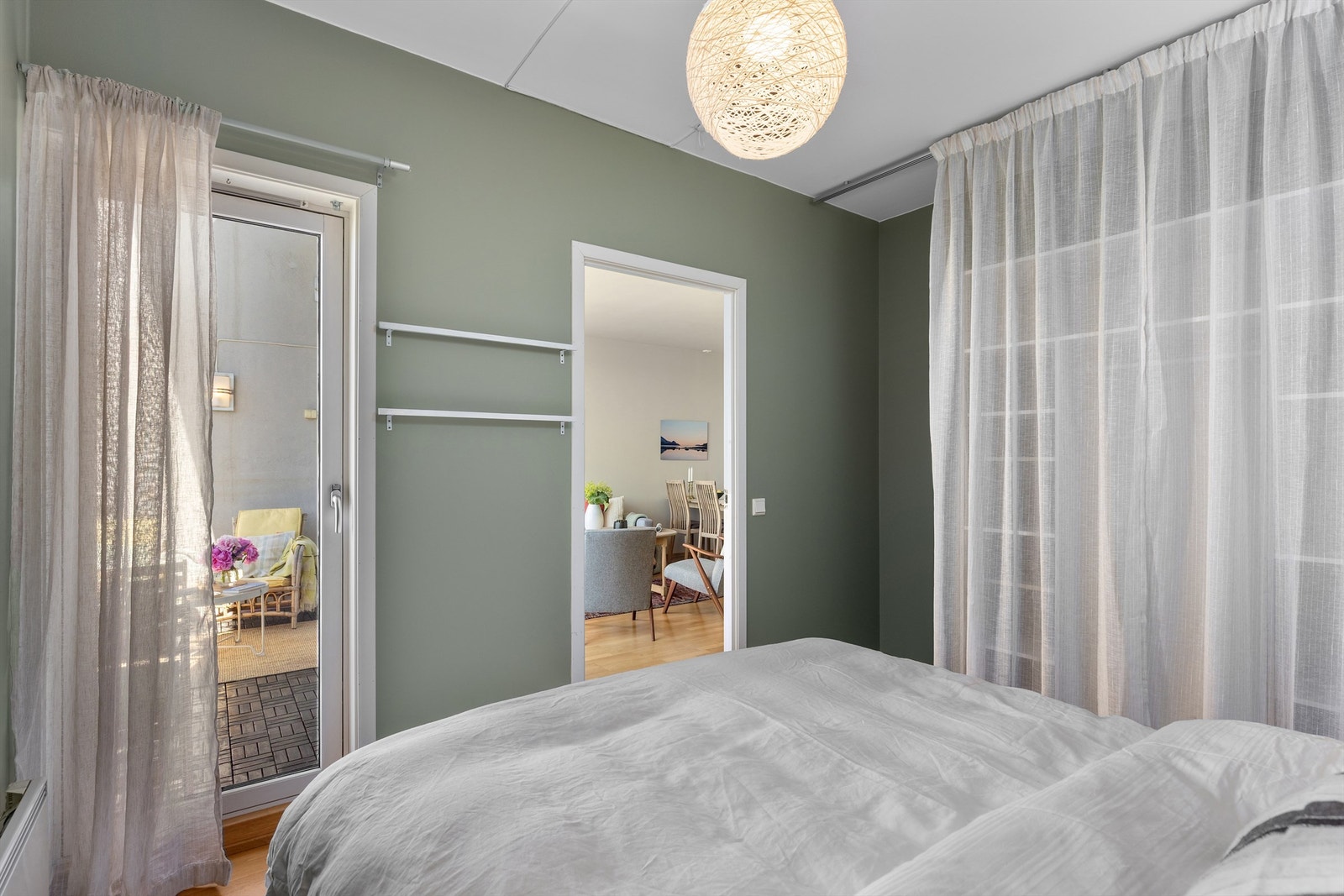 Det er også utgang til balkongen fra soverommet Galleribilde