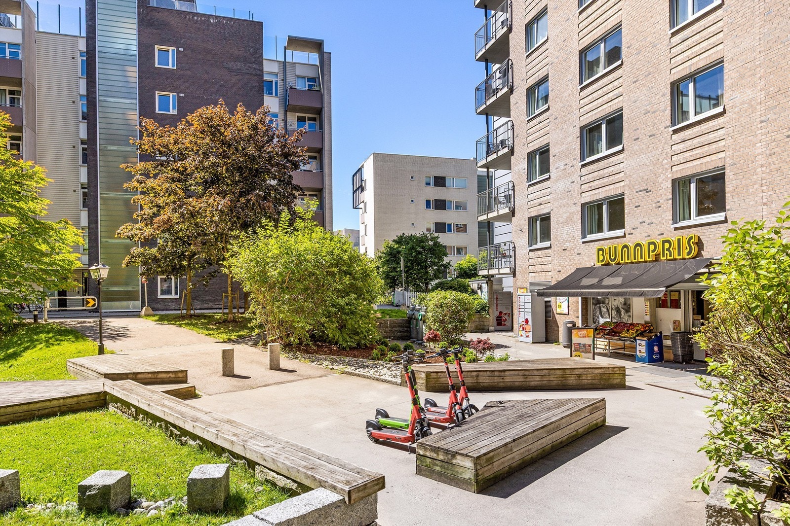 Flott og sentral beliggenhet i Nydalen med nærhet til dagligvarebutikker, Storo storsenter, BI, turområder langs Akerselva m.m. Galleribilde